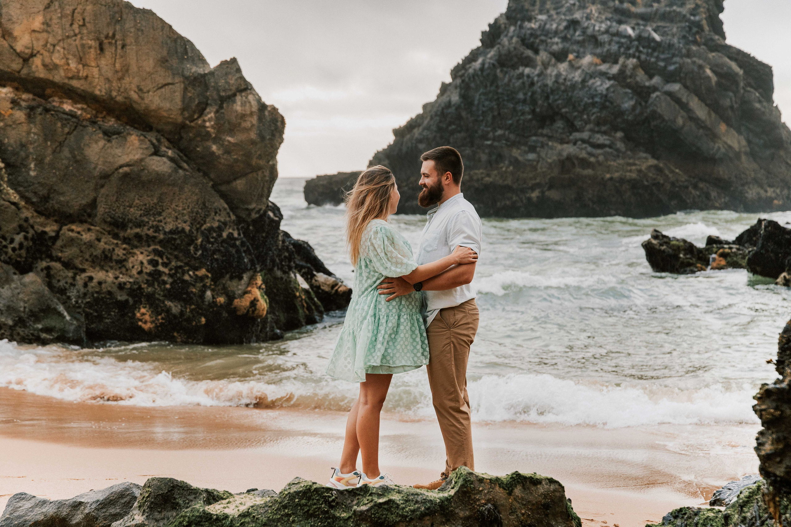 Sessão Maternidade em Praia da Adraga. Luxury Wedding Photography & Cinematic Films | Portugal & Destination Weddings | Ricardo & Mary Pictures