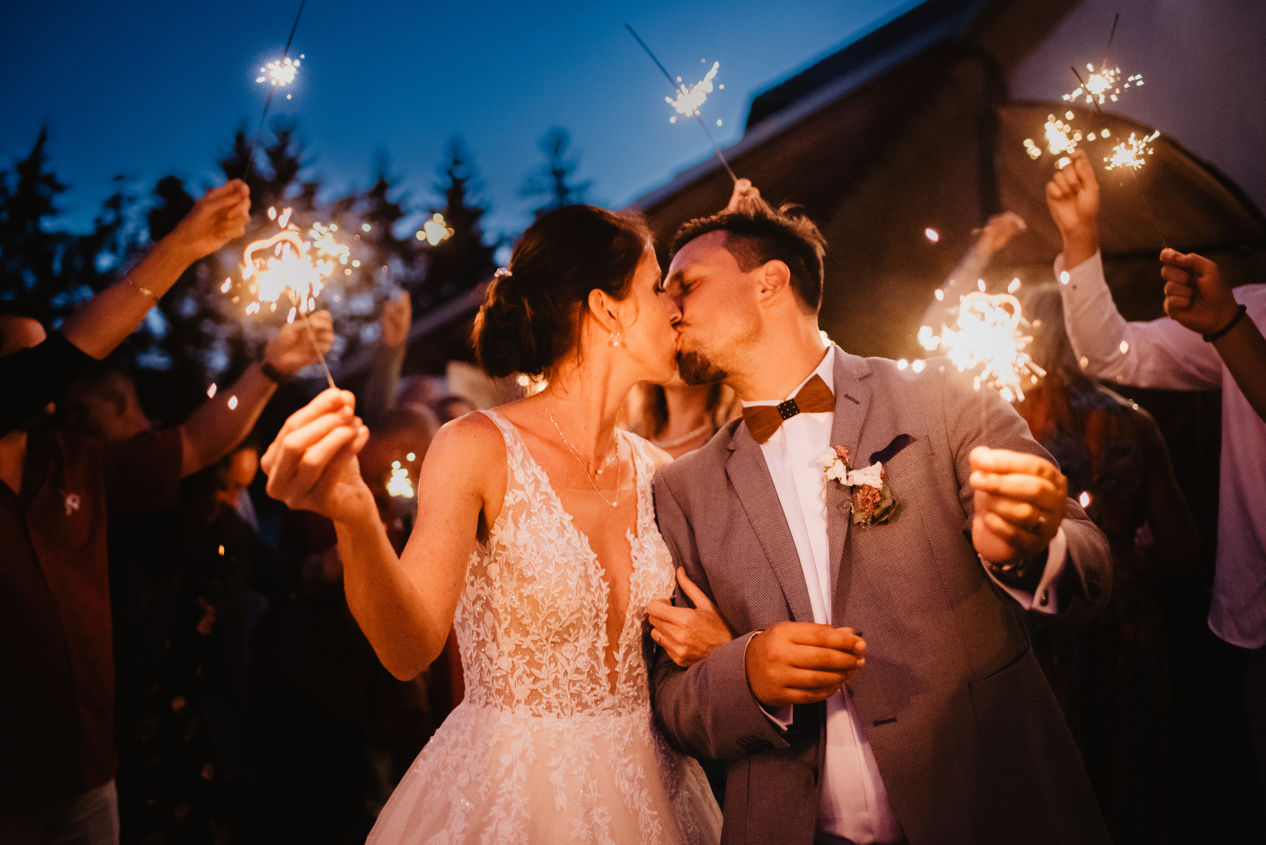 Lifestyle, wedding and family photographer