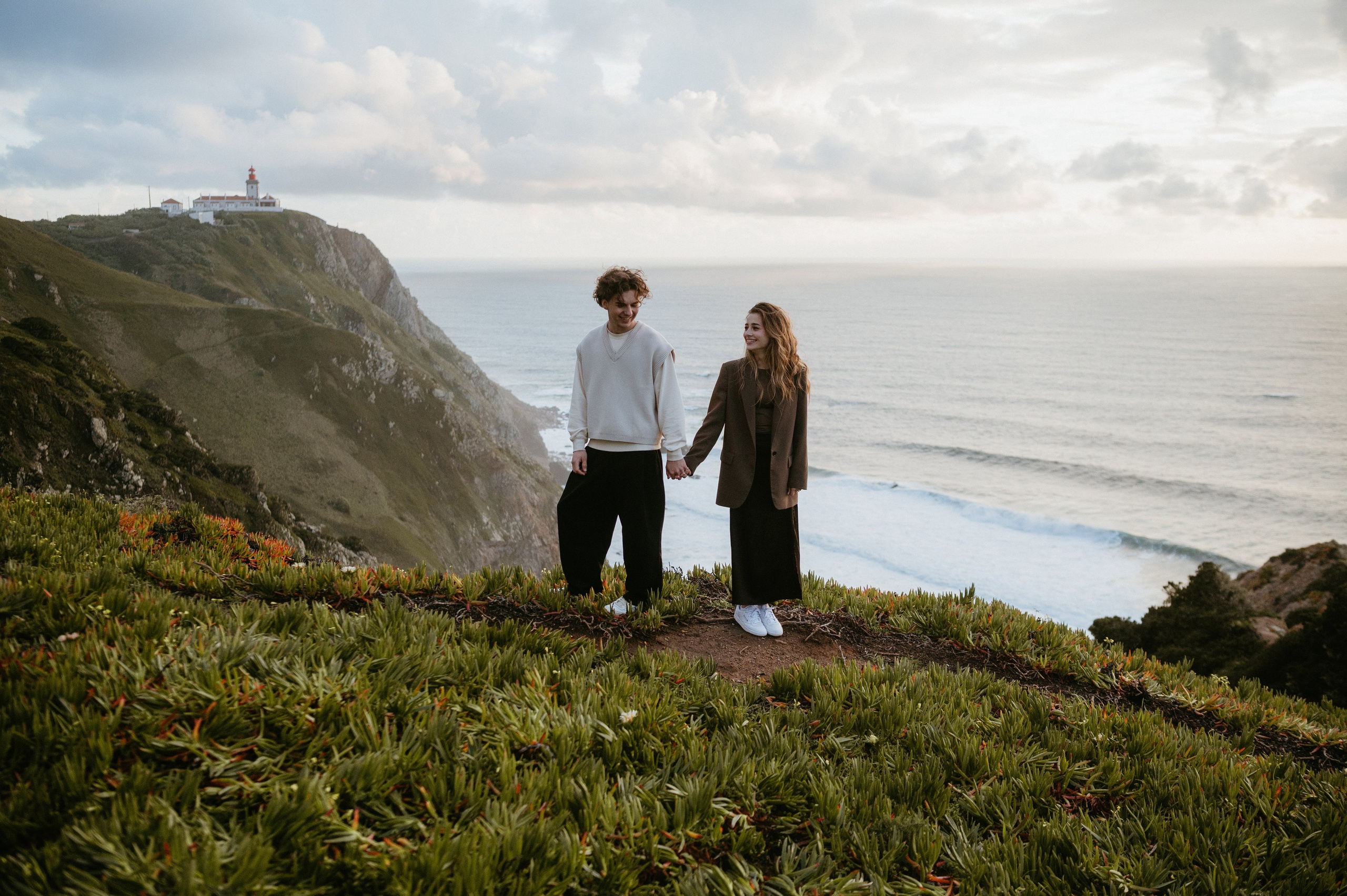 Praia da Ursa – ședință foto de cuplu într-un loc magic din Portugalia. Valentin Melen - fotograf de nunta 🤍