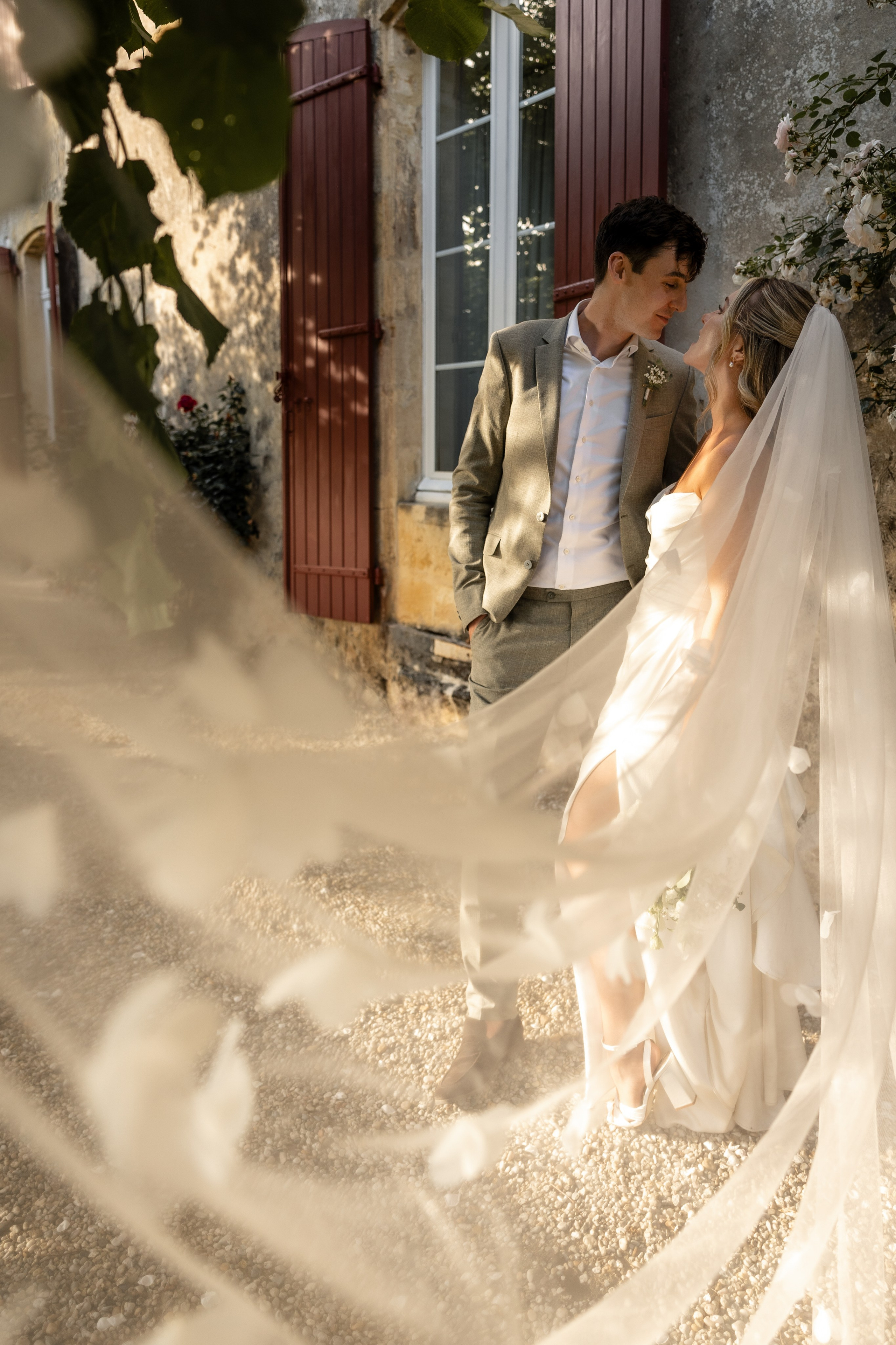 Sarah & Sean — a fairytale wedding at Château Sentout. Eugenie Smirnova — wedding, corporate and lifestyle photographer in Toulouse and Southwest France