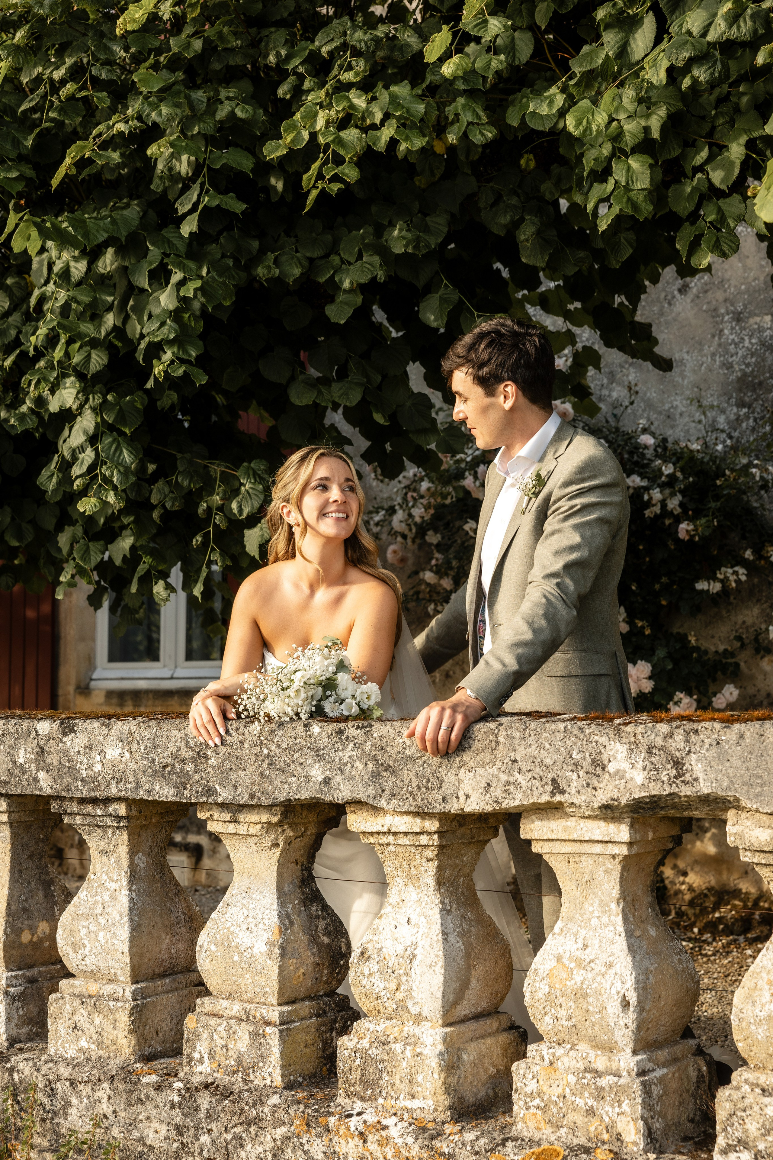 Sarah & Sean — a fairytale wedding at Château Sentout. Eugenie Smirnova — wedding, corporate and lifestyle photographer in Toulouse and Southwest France
