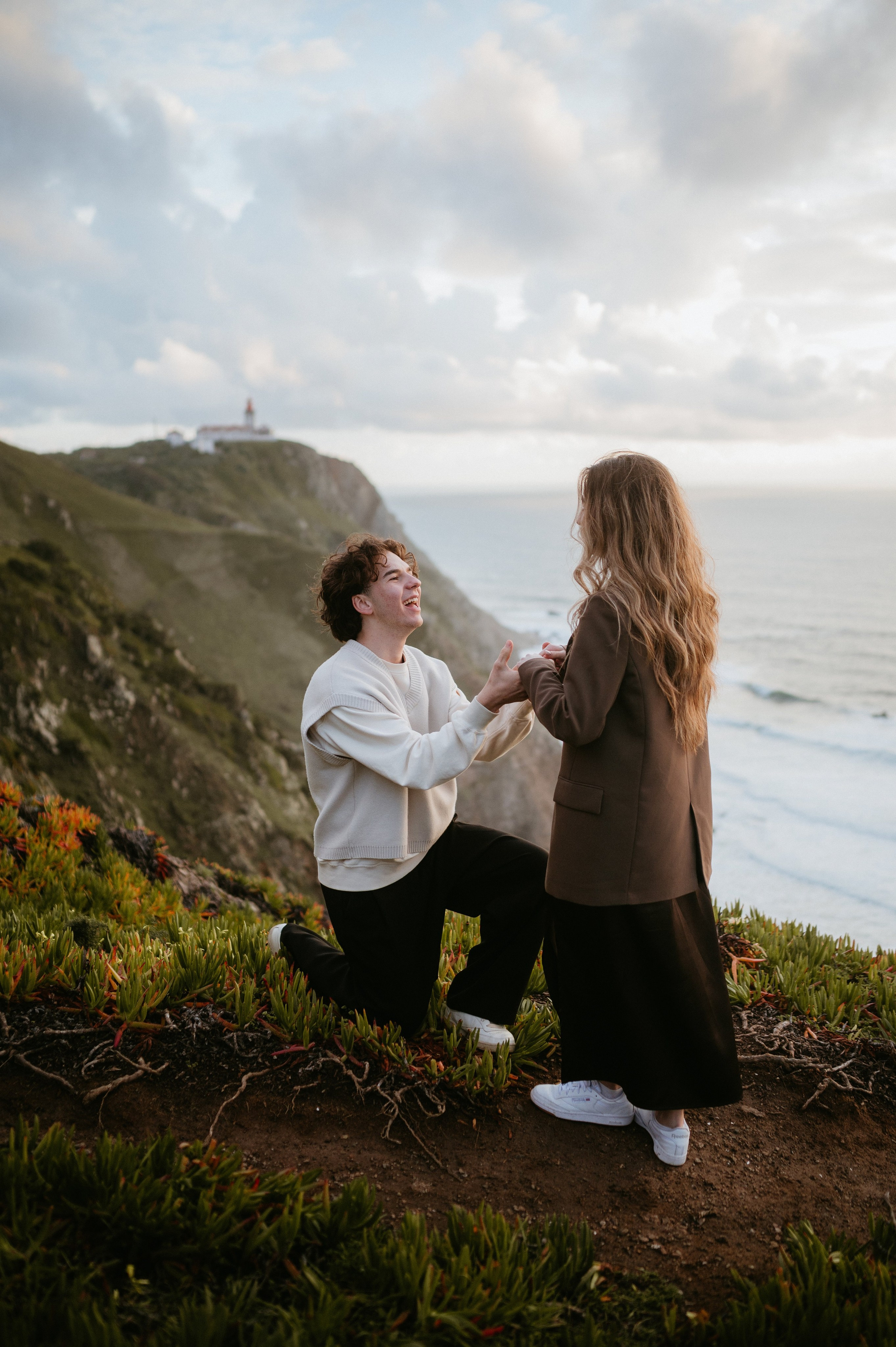 Praia da Ursa – ședință foto de cuplu într-un loc magic din Portugalia. Valentin Melen - fotograf de nunta 🤍