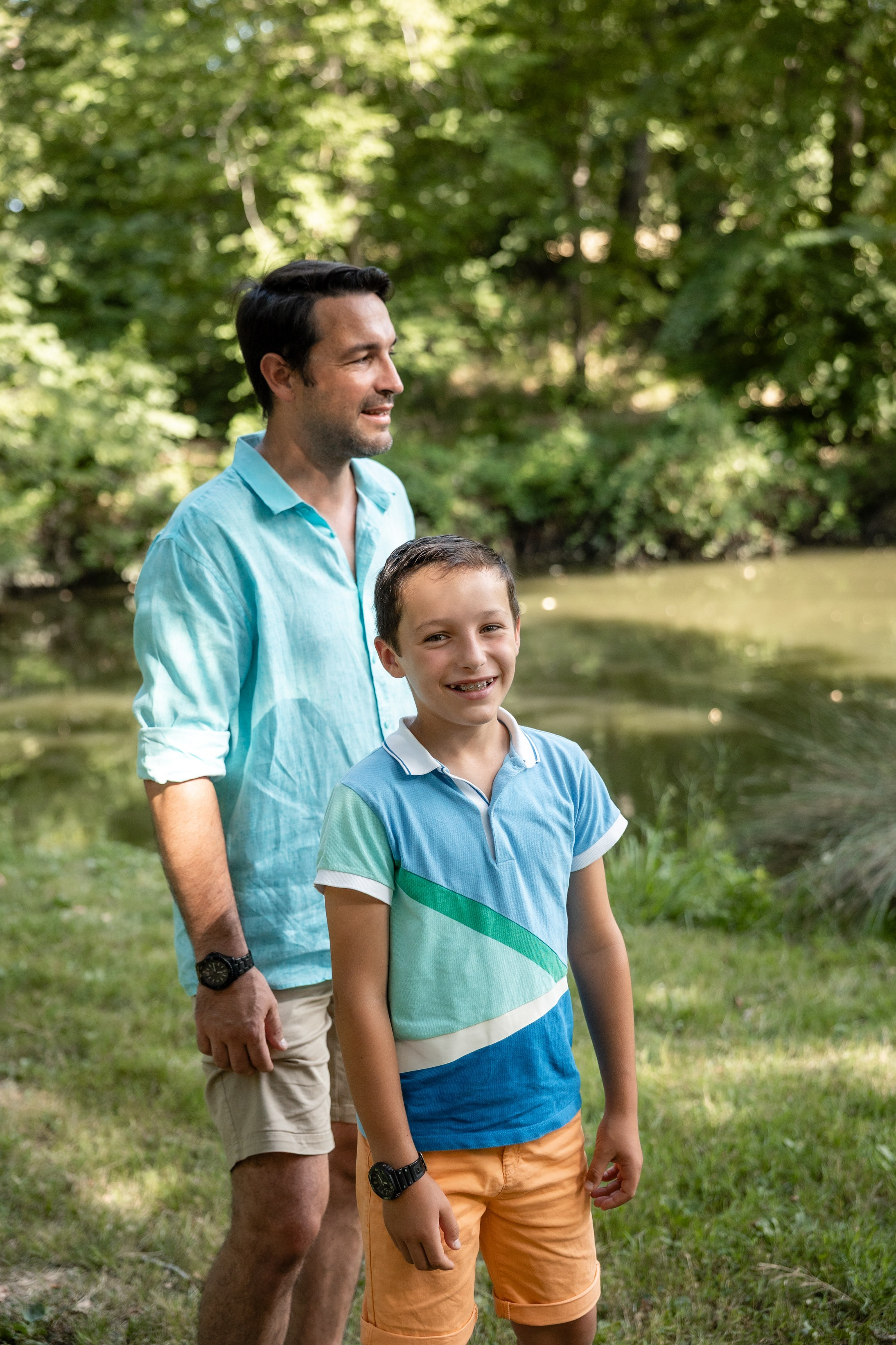 Family photoshoot in Parc du Cabirol, Colomiers. Eugenie Smirnova — wedding, corporate and lifestyle photographer in Toulouse and Southwest France