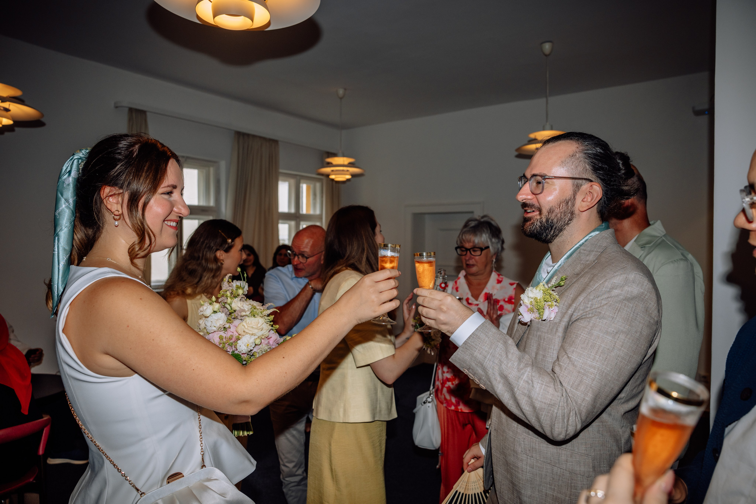 Corinna und Daniel: romantische Hochzeit in der Mandlstrasse/Sommer 2025. Hochzeitsfotograf München Taufe Familienfotograf Tanja Mauke