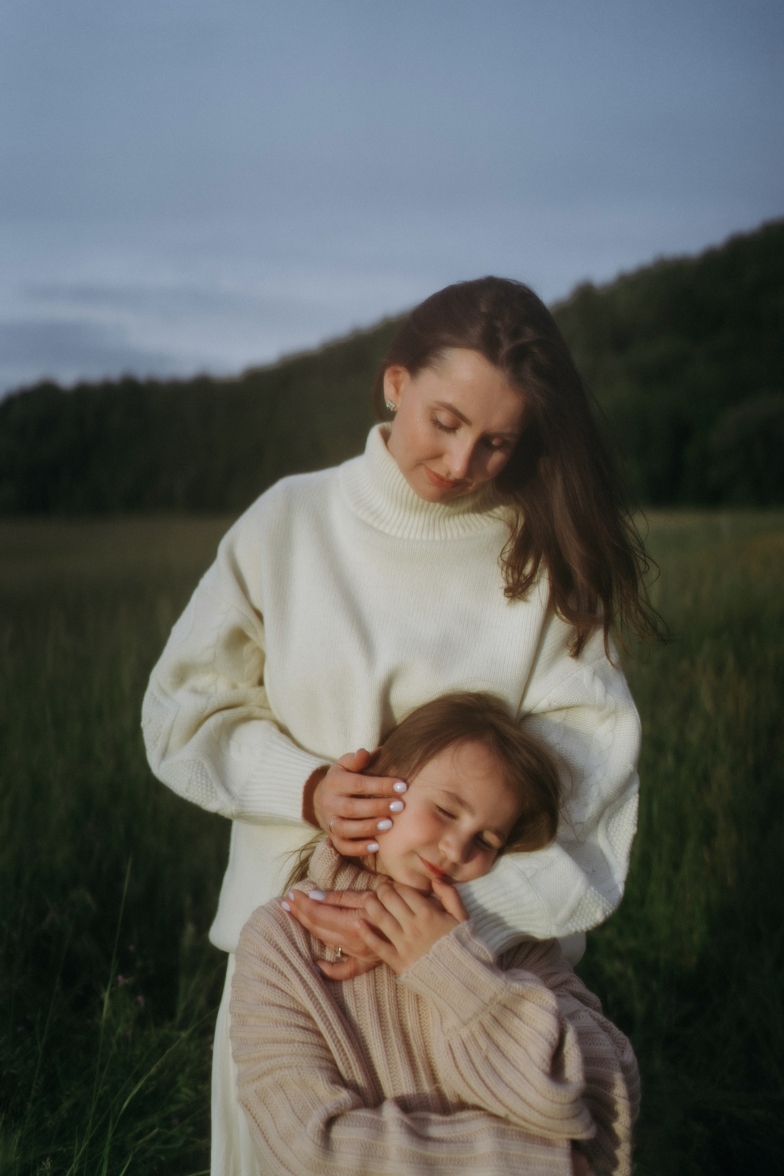 Elegant Outdoor family photo shoot for Mother and Daughter