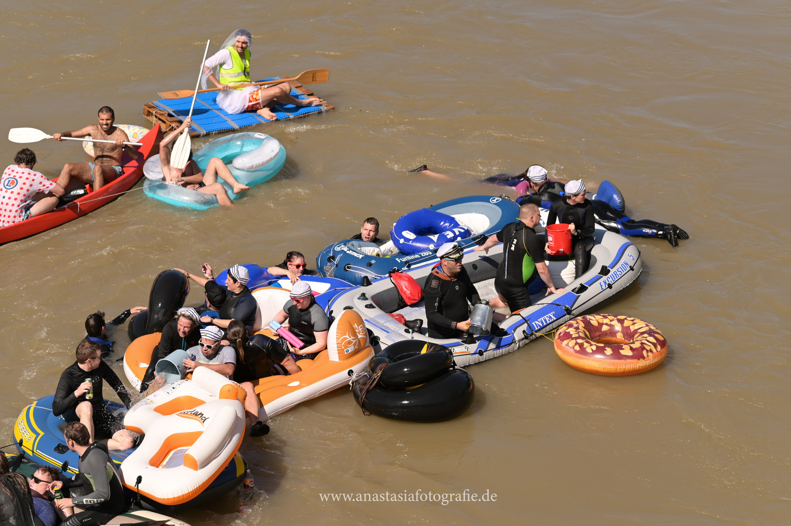 Nabada Ulm 2025. Newbornfotograf Kinderfotograf Ulm Familienfotograf Anastasia Neu-Ulm