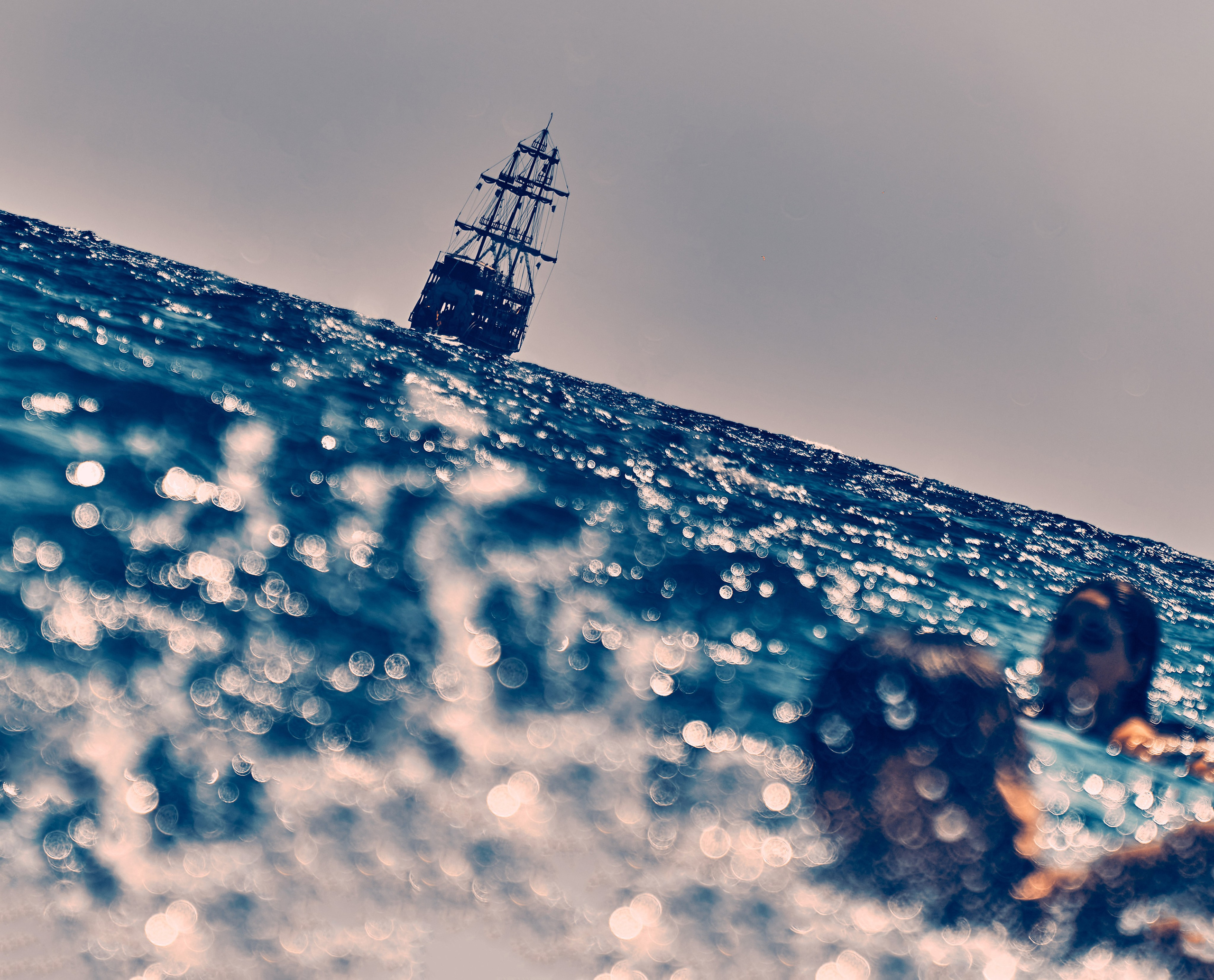 Andriej Szypiłow - Fotograf i Wideograf - Reportaż artystyczny - Antalya. Plaża. Mustafa Kemal Atatürk. Plaża jest doskonałym miejscem do spędzenia czasu dla osoby z teleobiektywem.