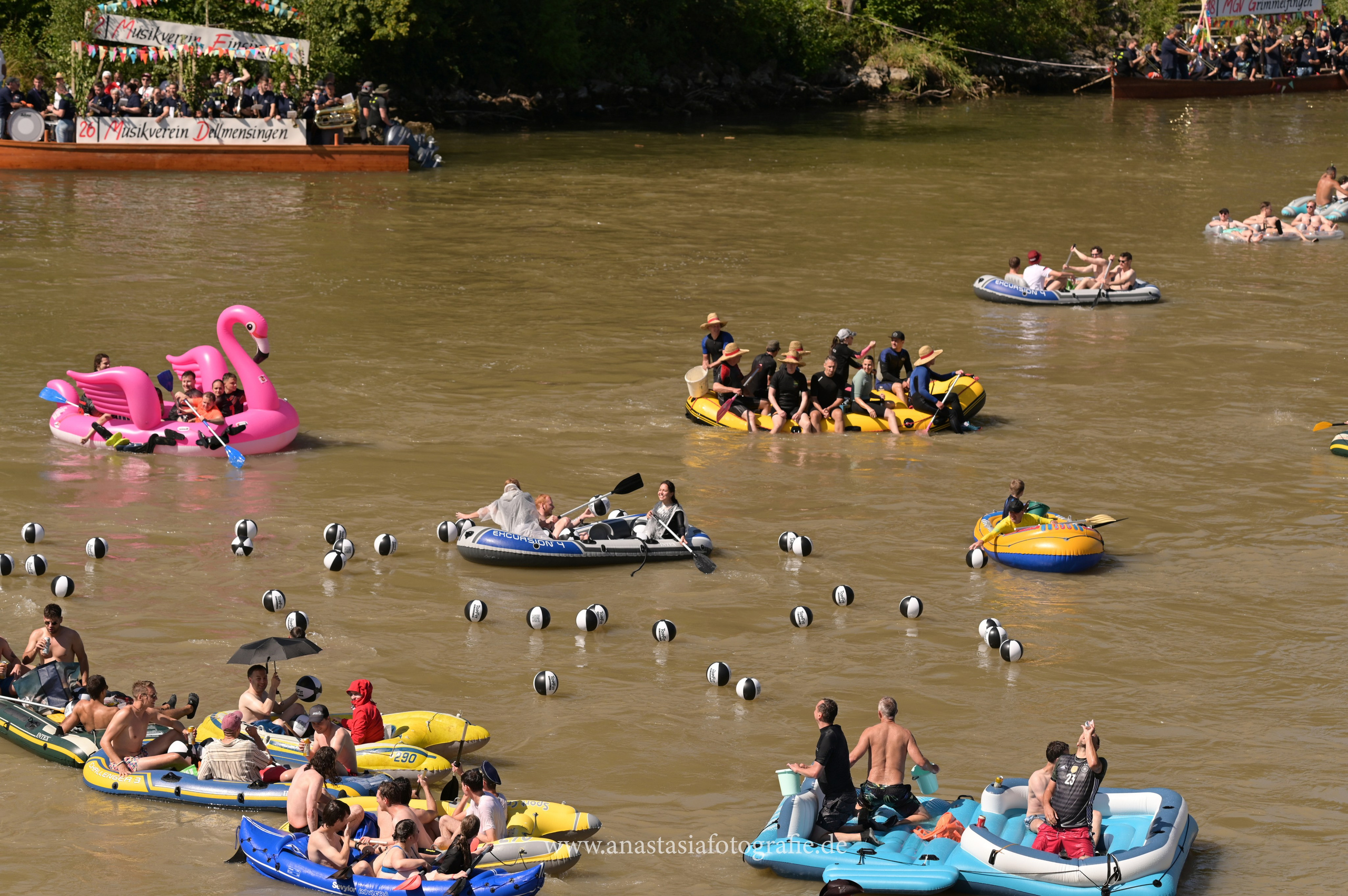 Nabada Ulm 2025. Newbornfotograf Kinderfotograf Ulm Familienfotograf Anastasia Neu-Ulm