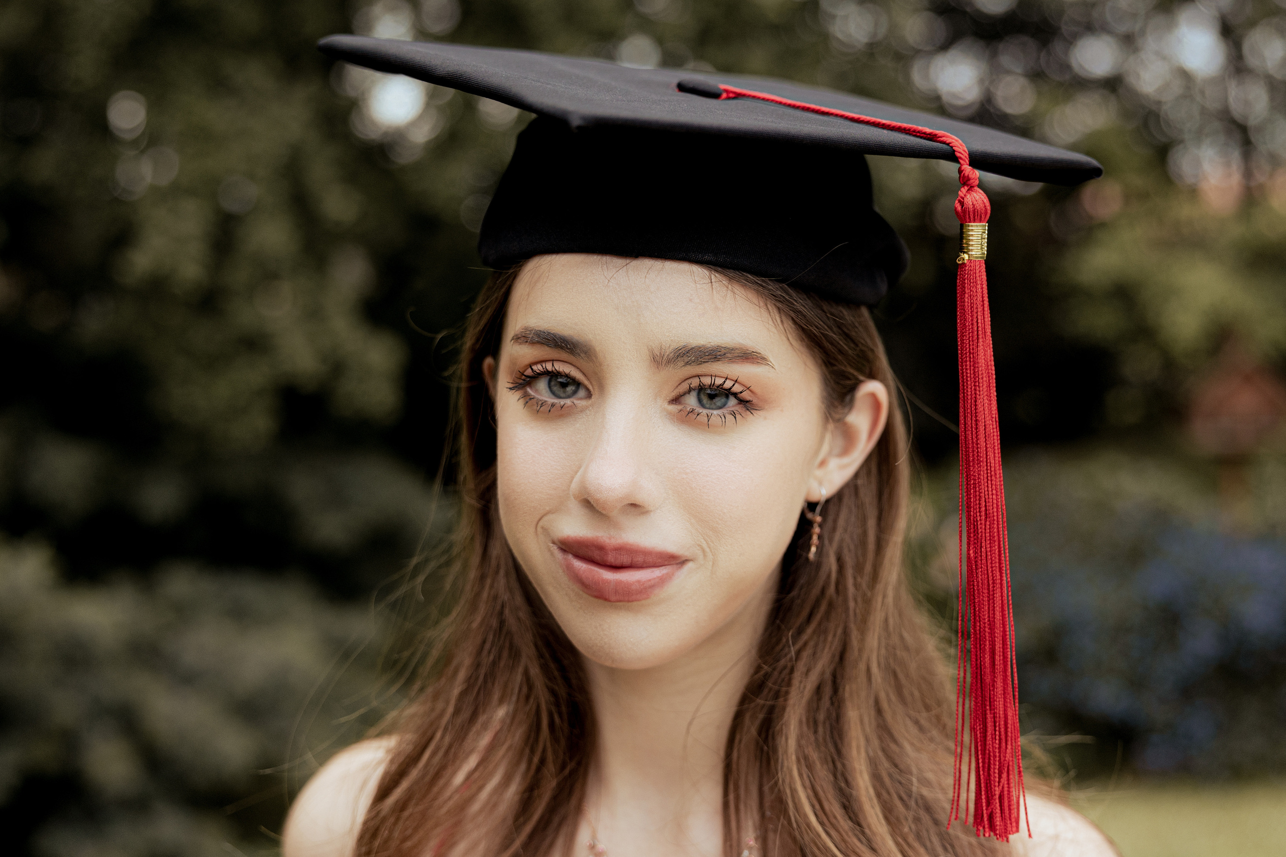 Graduation photo session in Toulouse. Eugenie Smirnova — wedding, corporate and lifestyle photographer in Toulouse and Southwest France