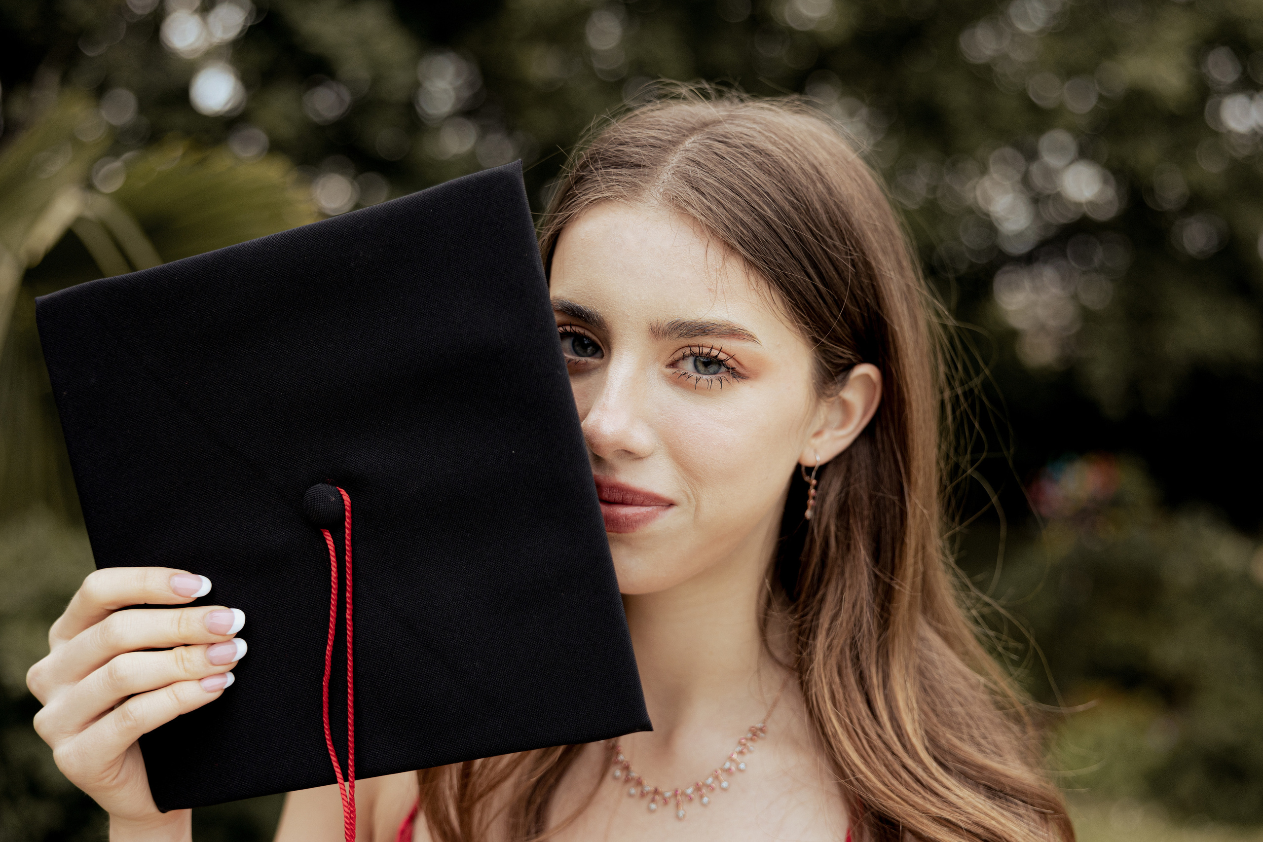 Graduation photo session in Toulouse. Eugenie Smirnova — wedding, corporate and lifestyle photographer in Toulouse and Southwest France