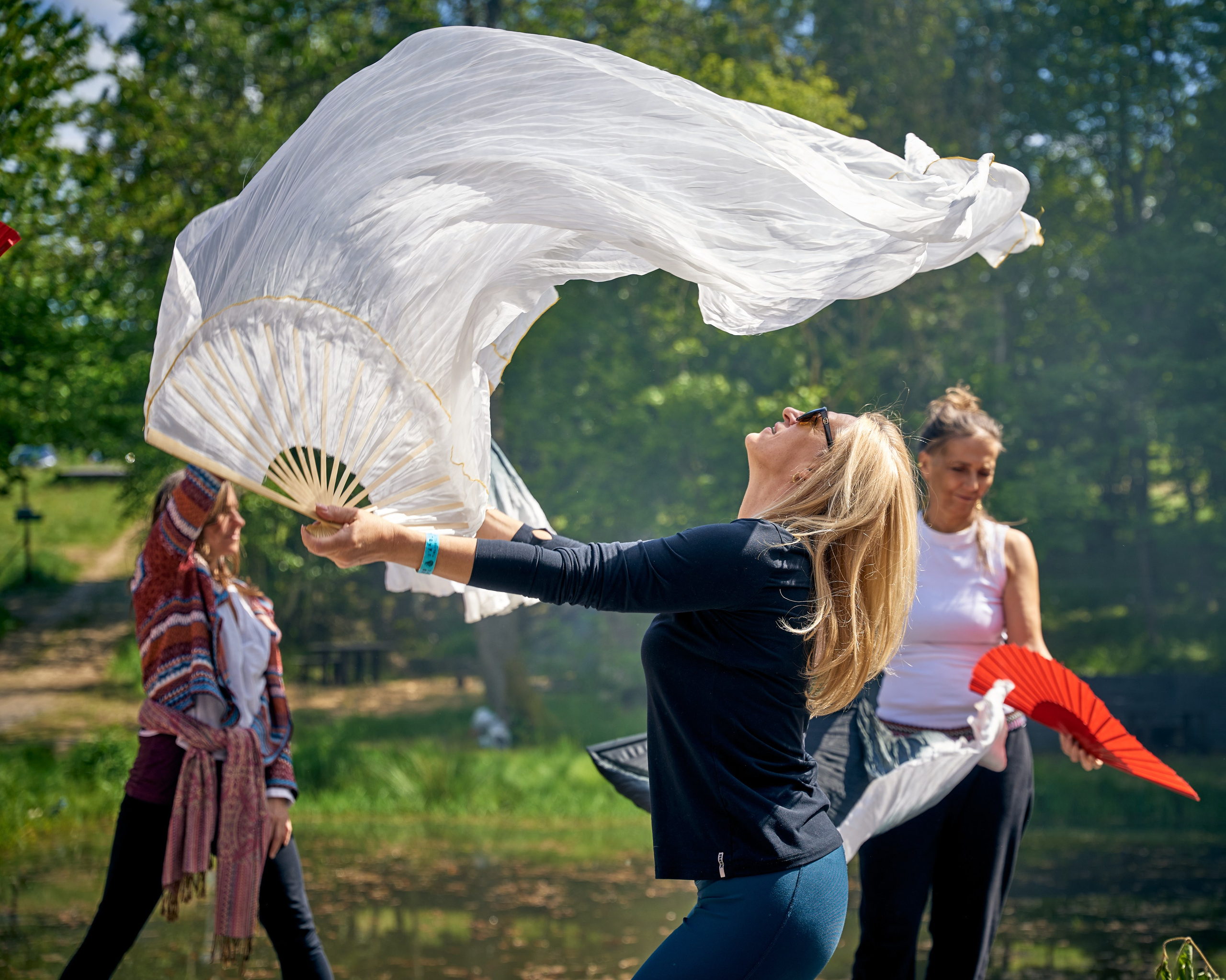 „Wachlarze na Plaży” - warsztat Nadii Szypiłow na Mikrofestiwalu „2uRodziny Turkusowej Wyspy”. Andriej Szypilow — Photography & Videography
