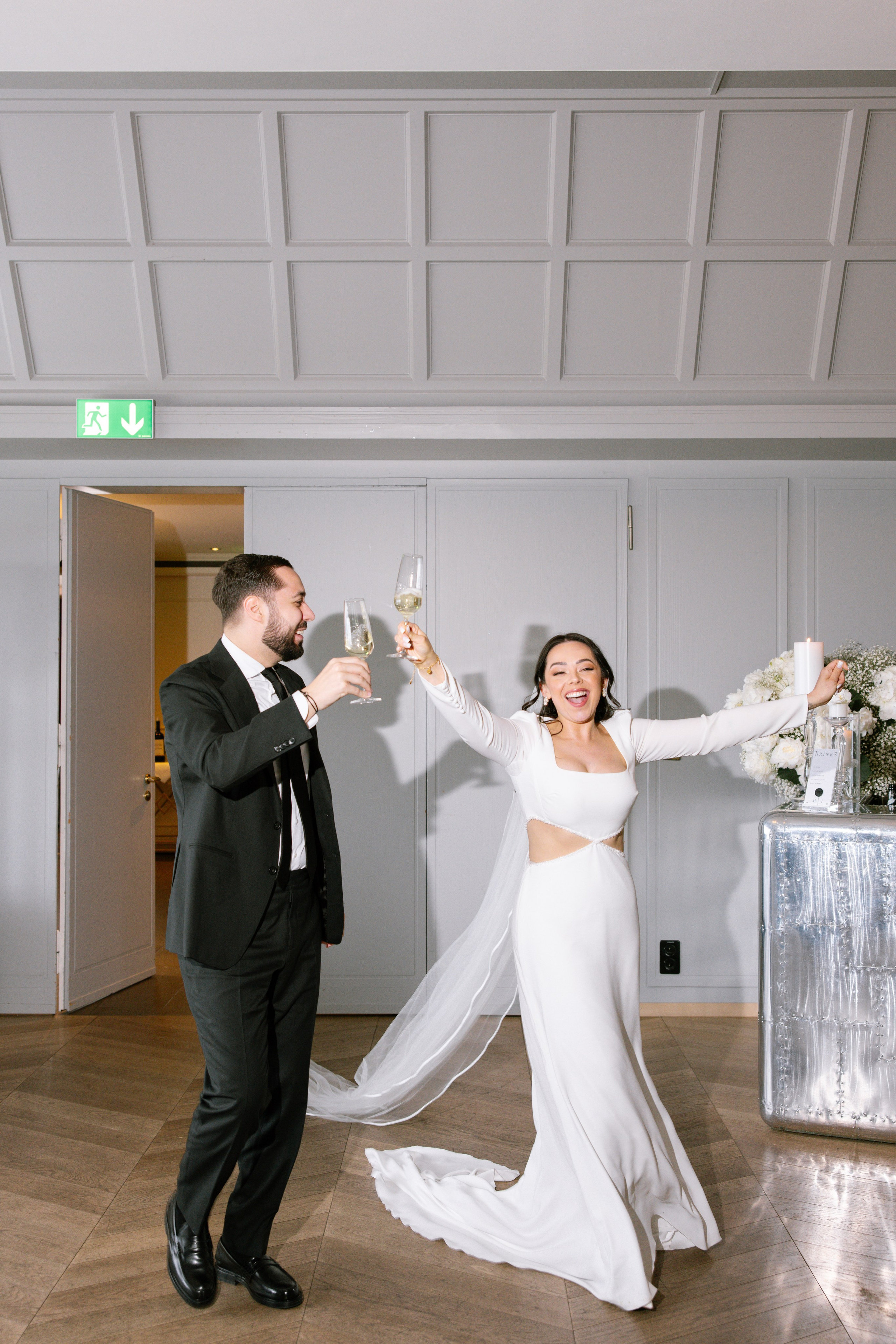 Unforgettable Wedding at Lake Zurich: Landgasthof Halbinsel Au. Wedding and Family Photographer Switzerland and Italy. Valeria Diaz