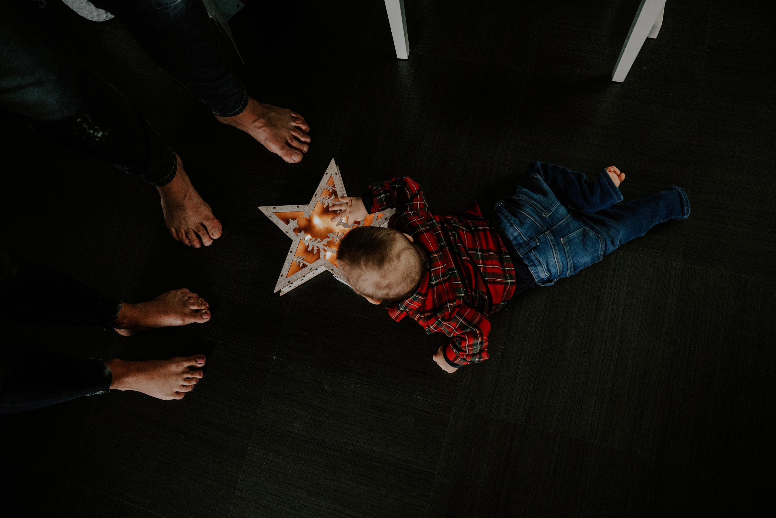 Christmas Family home photoshoot. Семейный фотограф Плзень Анита Дергачева