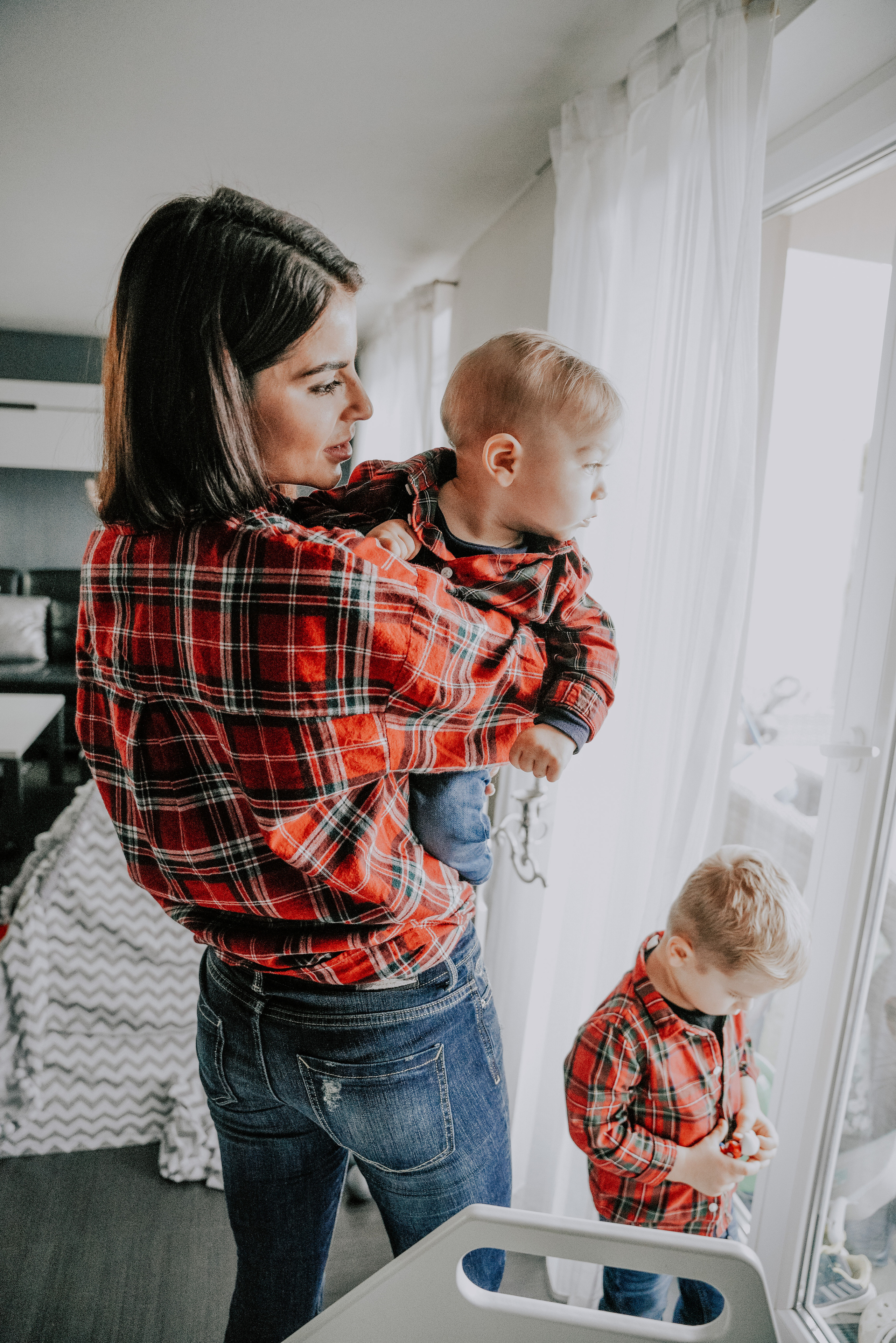 Christmas Family home photoshoot. Семейный фотограф Плзень Анита Дергачева