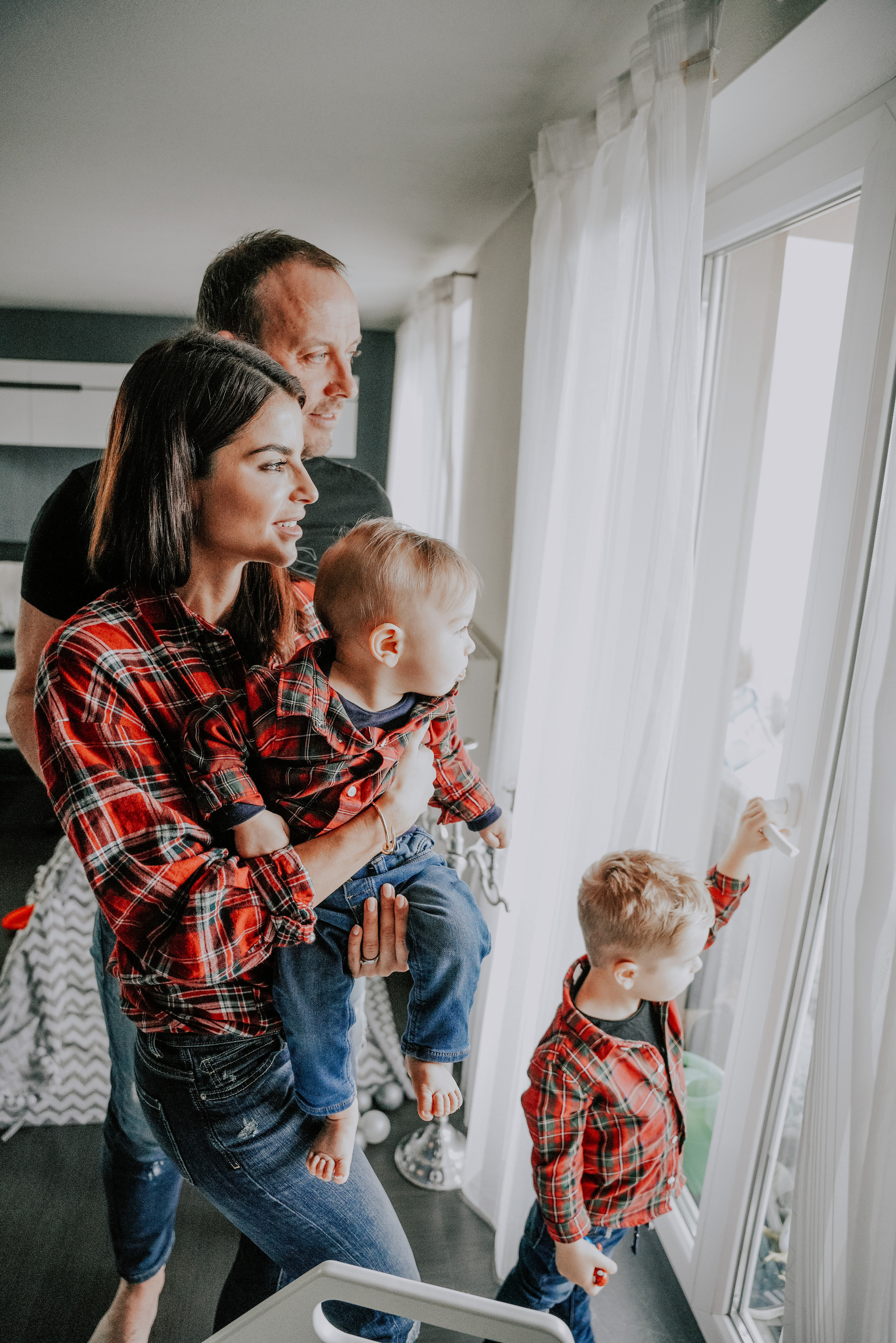 Christmas Family home photoshoot. Семейный фотограф Плзень Анита Дергачева