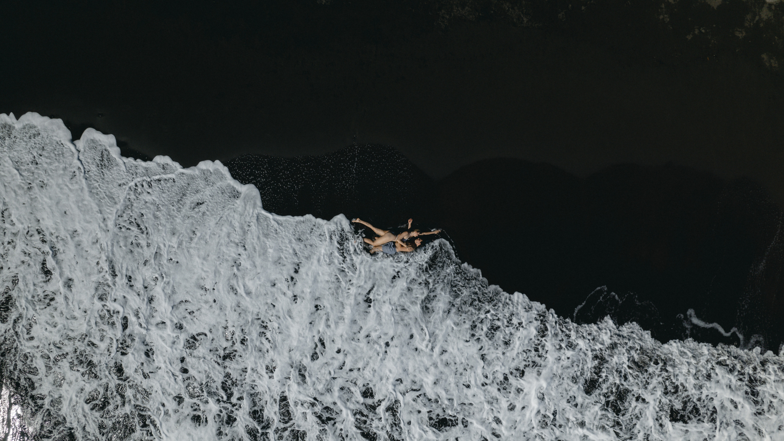 Exploring the Magic of Seixal Beach with two lovers. Wedding photographer and videographer based in Timisoara, Romania