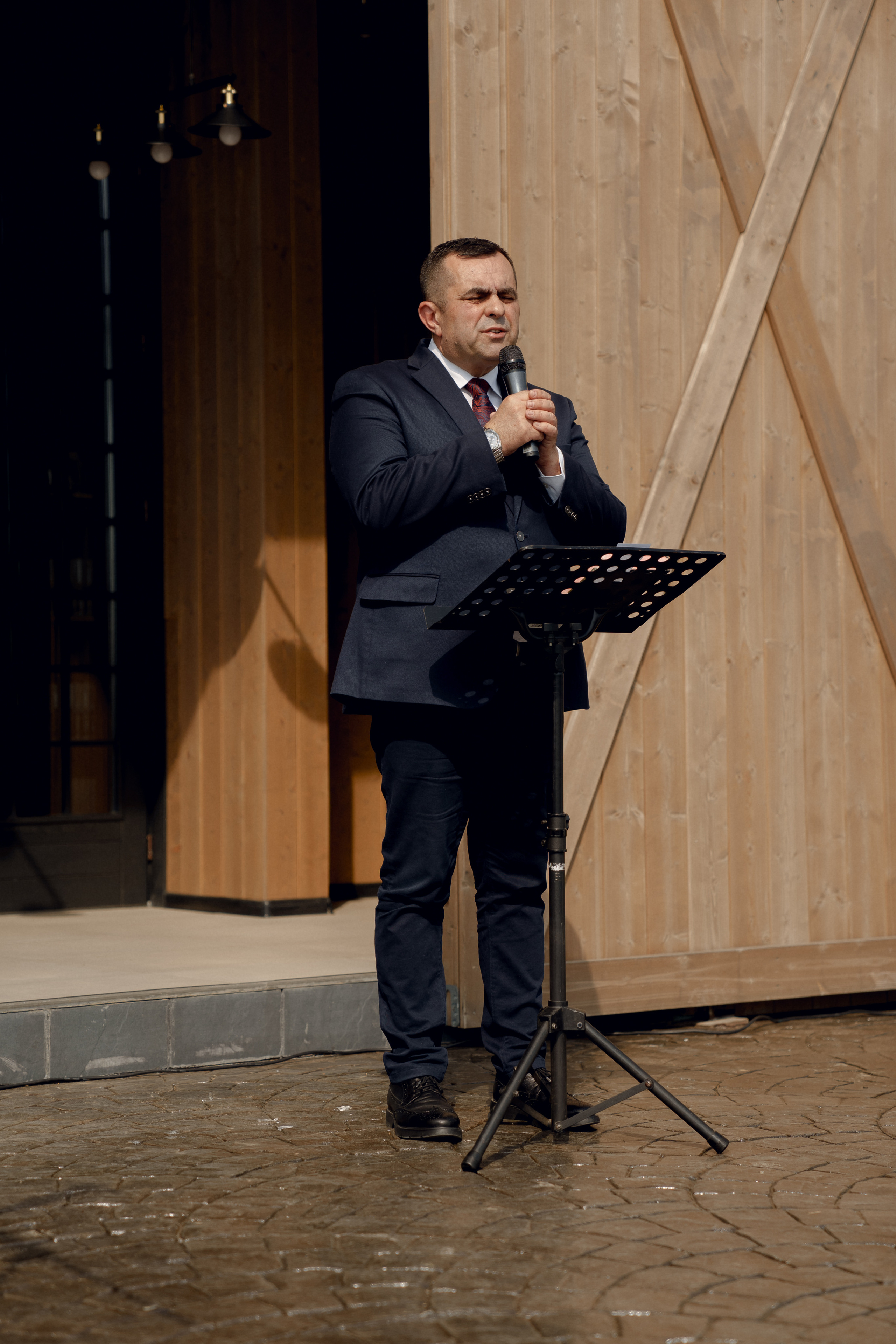 Wedding at Province 1965 Barn in Timisoara. Wedding photographer and videographer based in Timisoara, Romania