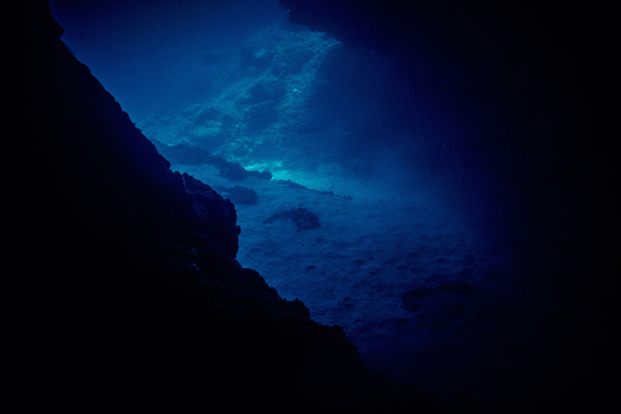 Podwodny fotograf - Andriej Szypilow - underwater photography. Tajemnica - wielka, głęboka i wszechobecna - to jest ta jakość, której przede wszystkim szukam w fotografii podwodnej...