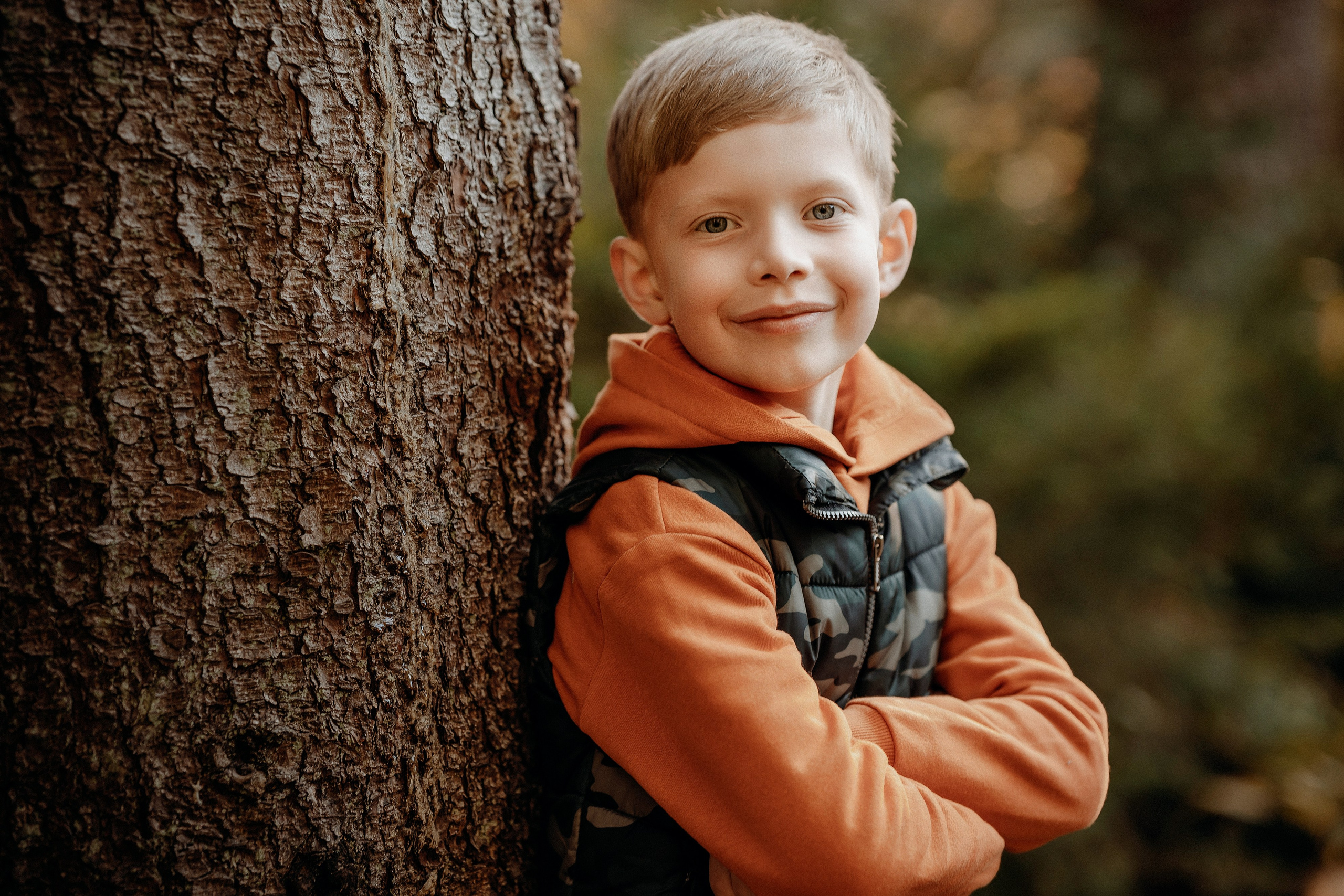 Familienausflug im Herbstwald. Portraitfotografie in Gründau Elena Ohnstedt