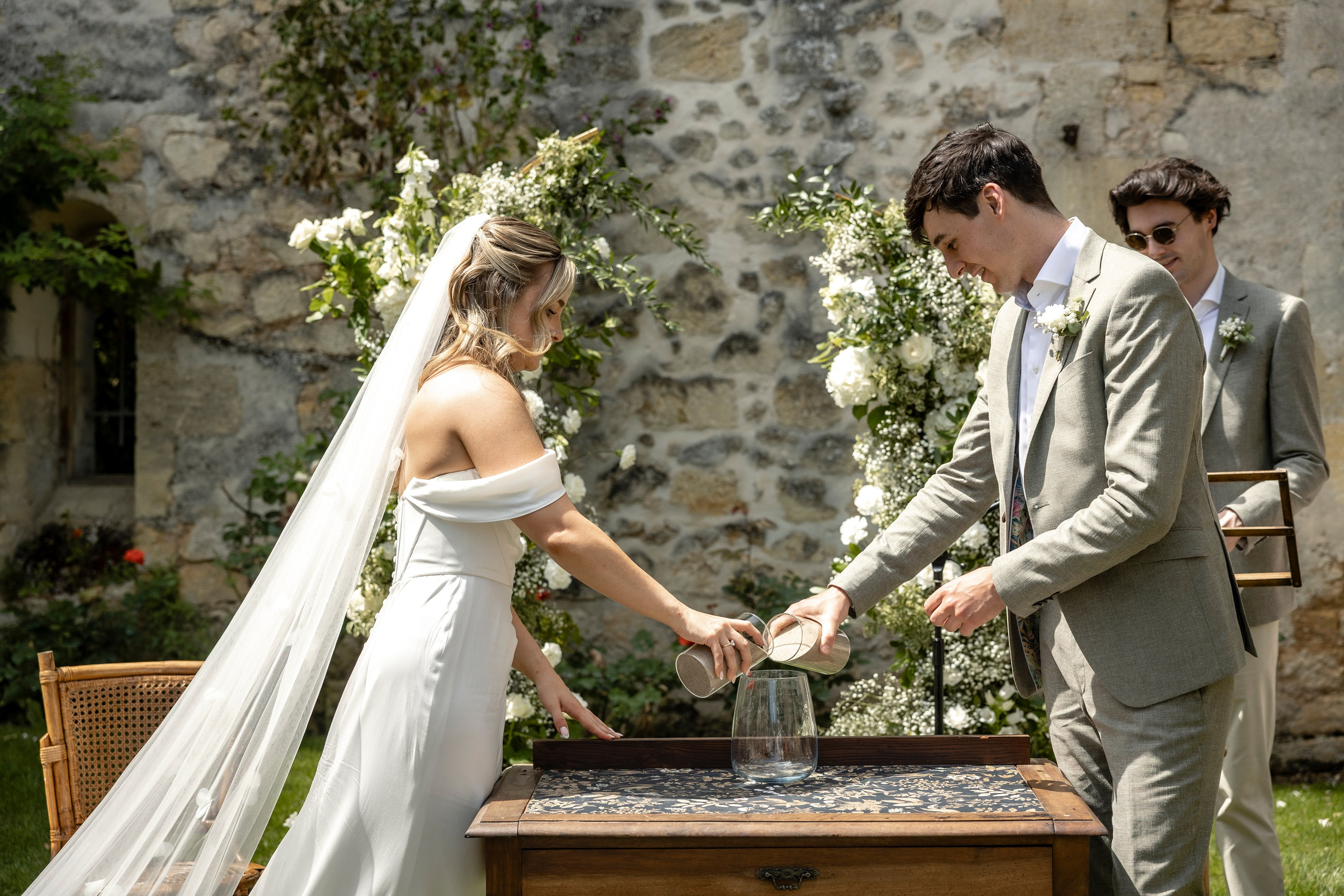 Sarah & Sean — a fairytale wedding at Château Sentout. Eugenie Smirnova — wedding, corporate and lifestyle photographer in Toulouse and Southwest France