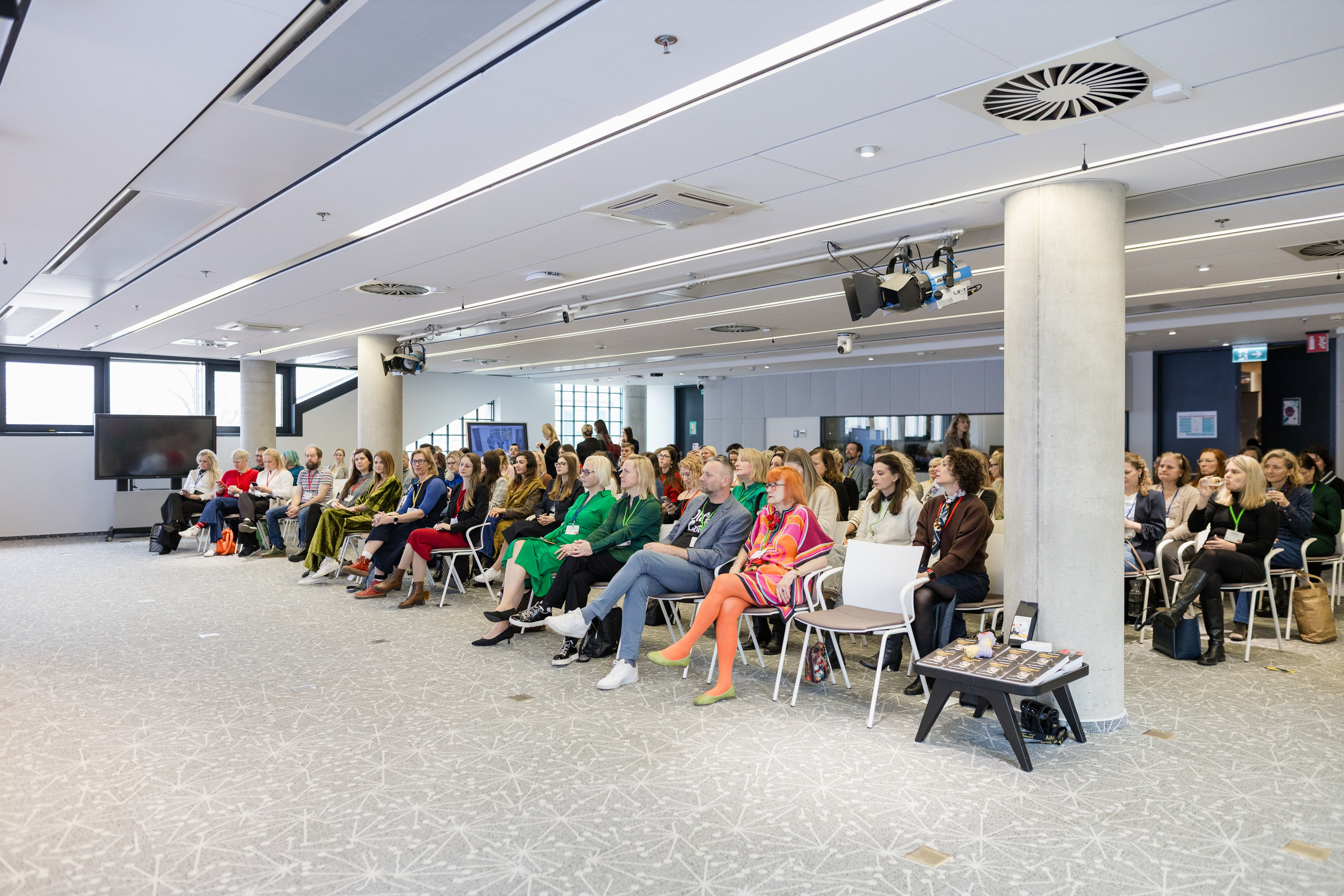 Eventová fotografie. Dana Lišková — Empatická fotografka | Introspektivní umělkyně | Neurodivergentní koučka| Zakladatelka Artepy.cz