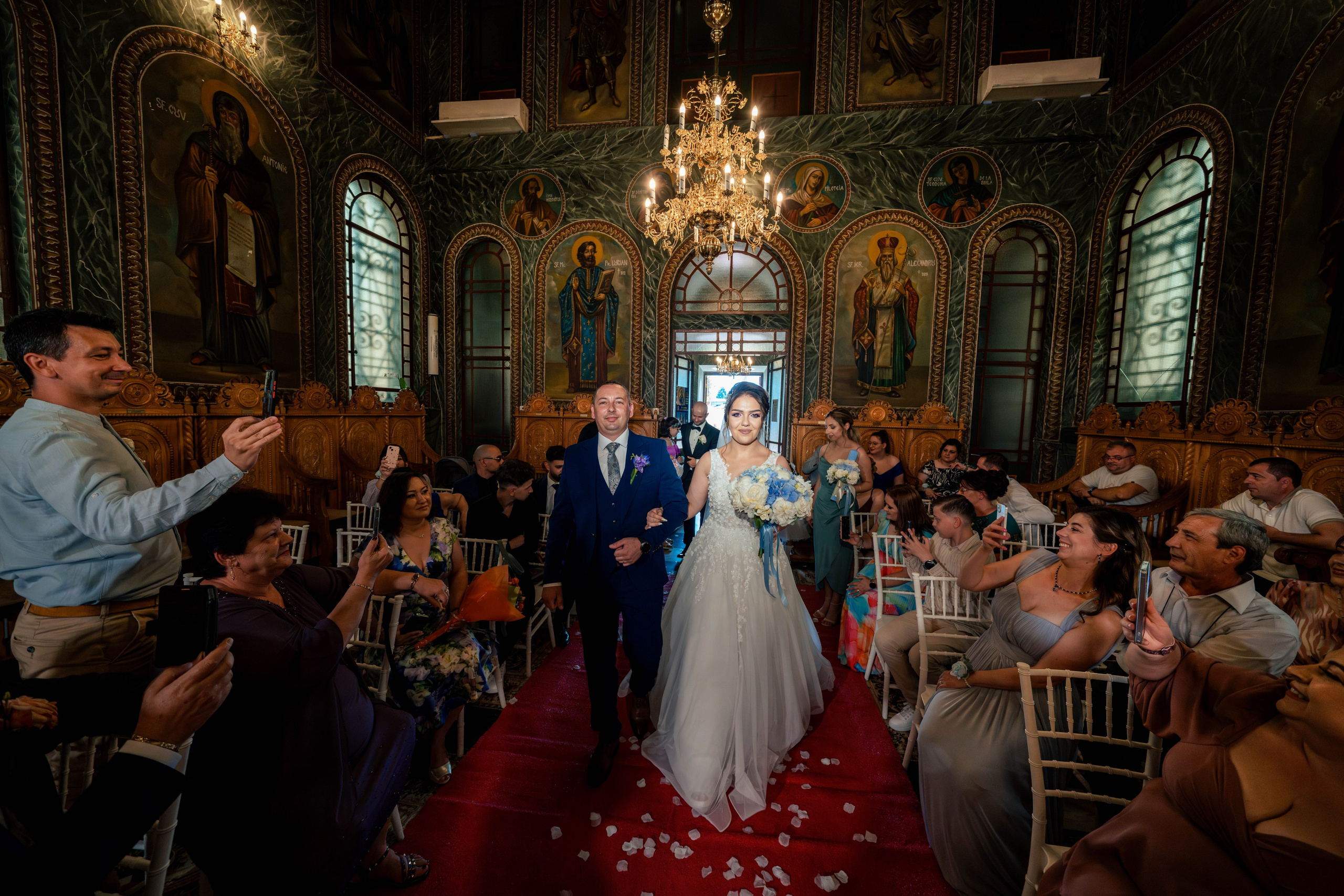 Crina & Cătălin. Acasă