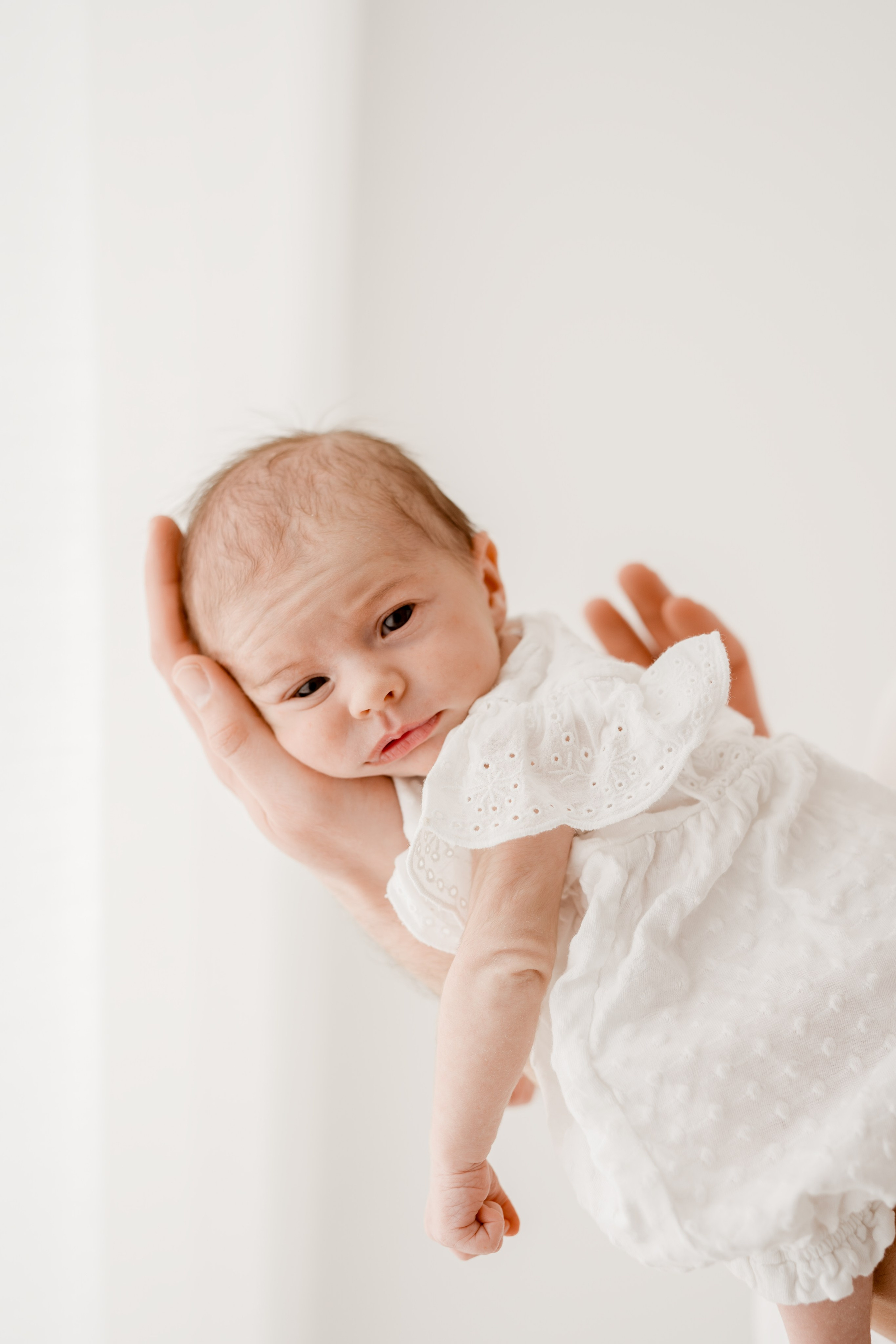 Sesja noworodkowa Emmy. Fotograf Łódź - sesja ciążowa, noworodkowa, dziecięca. Studio w Łodzi