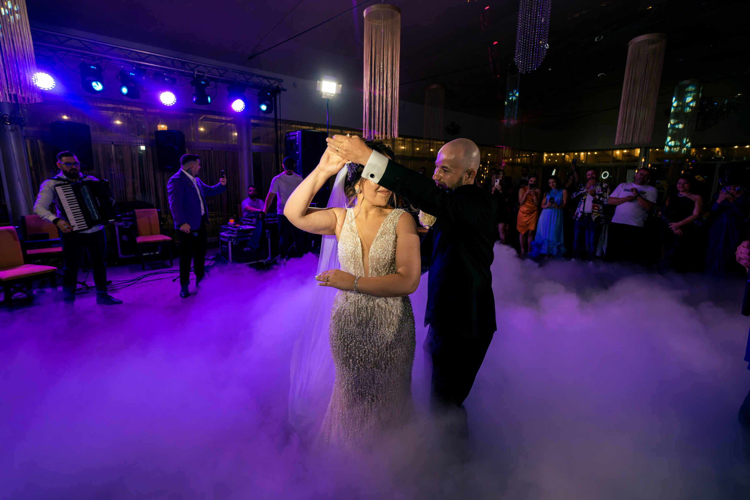 Crina & Cătălin. Acasă