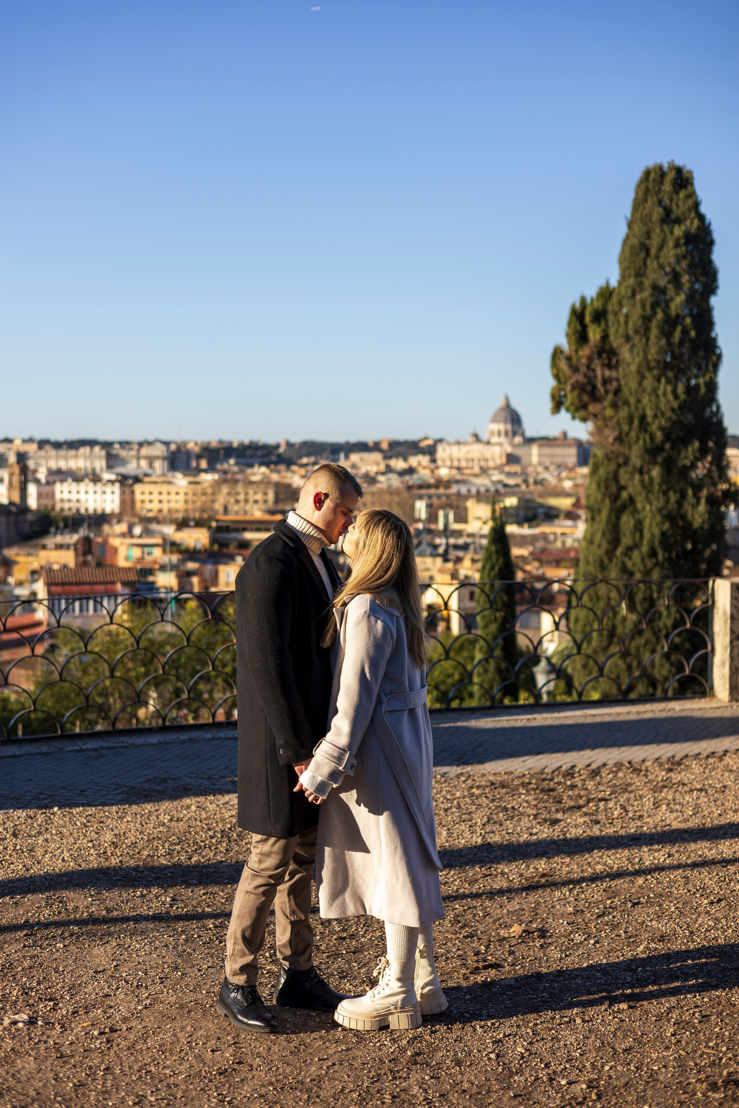 Hi! My name is Irena, and I’m a professional photographer specializing in family photography, love stories, and individual photoshoots