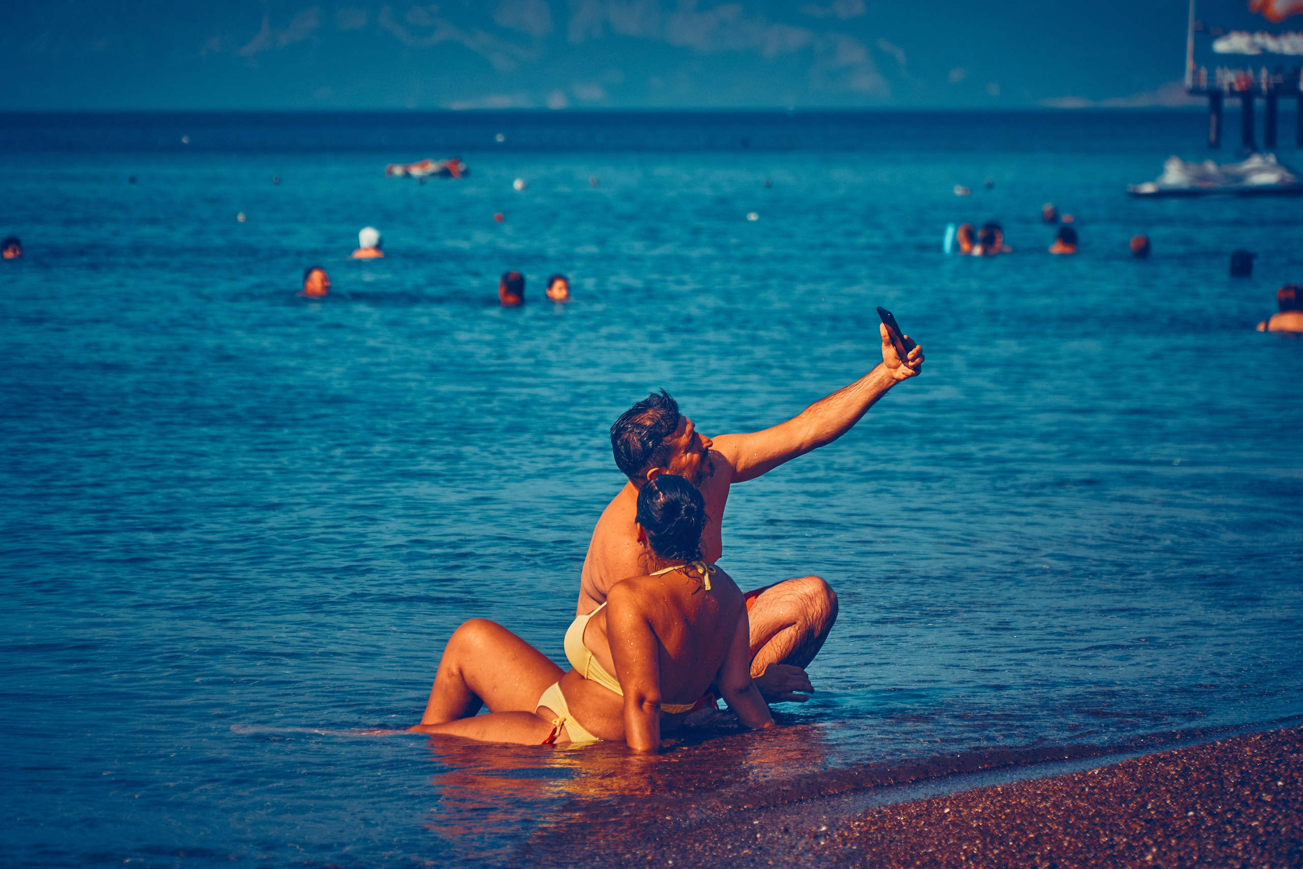 Andriej Szypiłow - Fotograf i Wideograf - Reportaż artystyczny - Antalya. Plaża. Mustafa Kemal Atatürk. Plaża jest doskonałym miejscem do spędzenia czasu dla osoby z teleobiektywem.