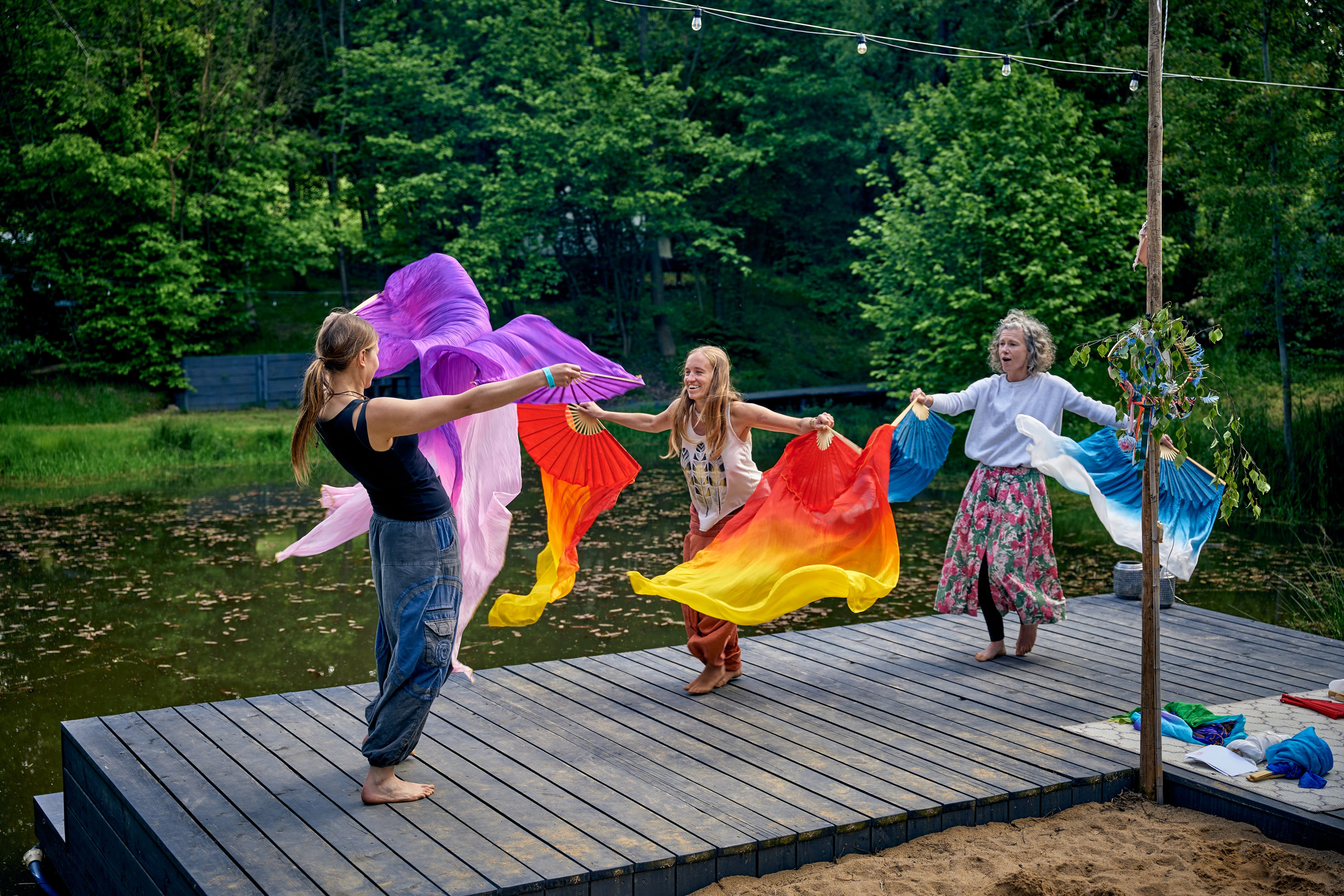 „Wachlarze na Plaży” - warsztat Nadii Szypiłow na Mikrofestiwalu „2uRodziny Turkusowej Wyspy”. Andriej Szypilow — Photography & Videography