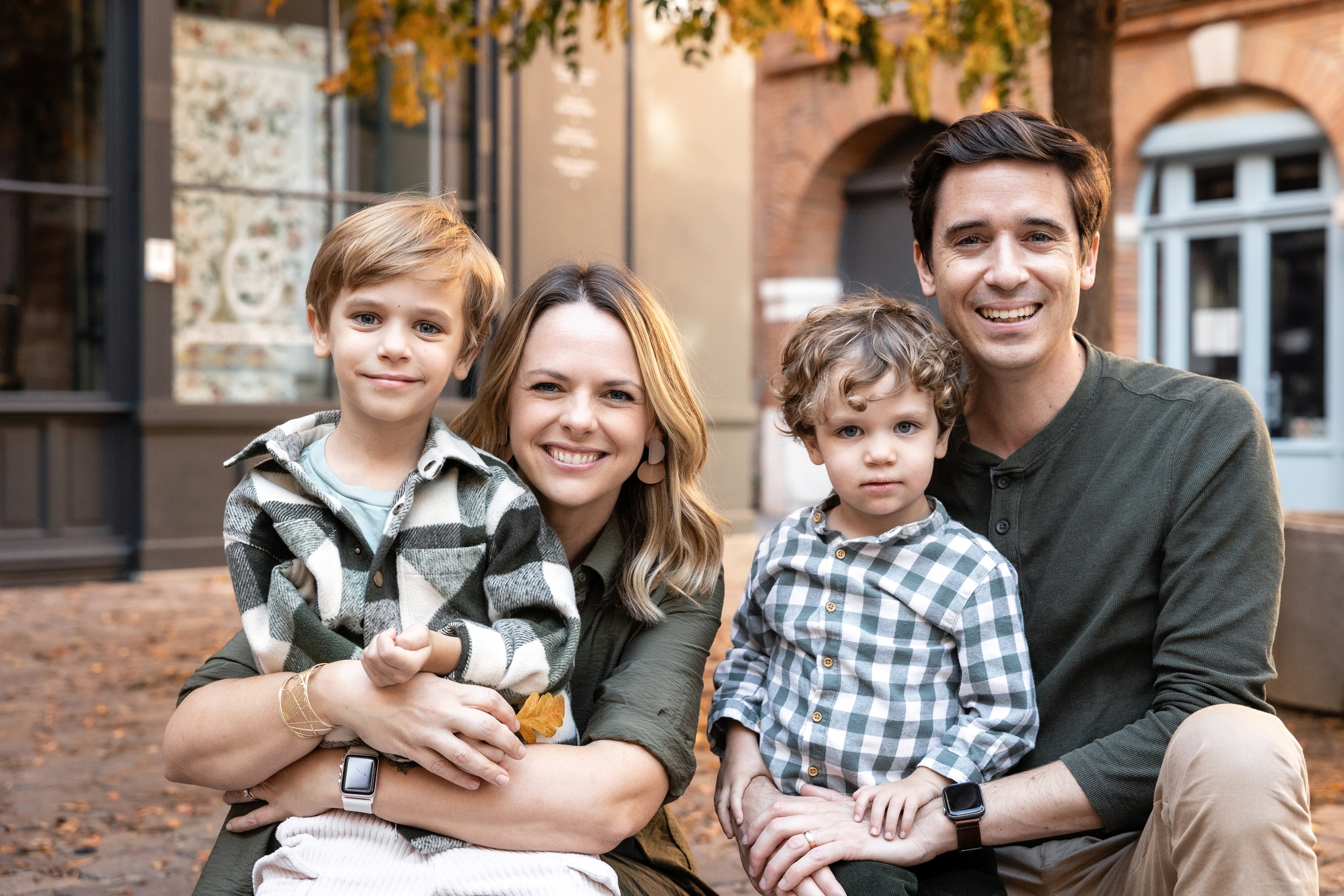 Семейная фотосъемка в стиле лайфстайл в Тулузе: душевная фотосессия для семьи экспатов. Евгения Смирнова — фотограф в Тулузе и юго-западной Франции