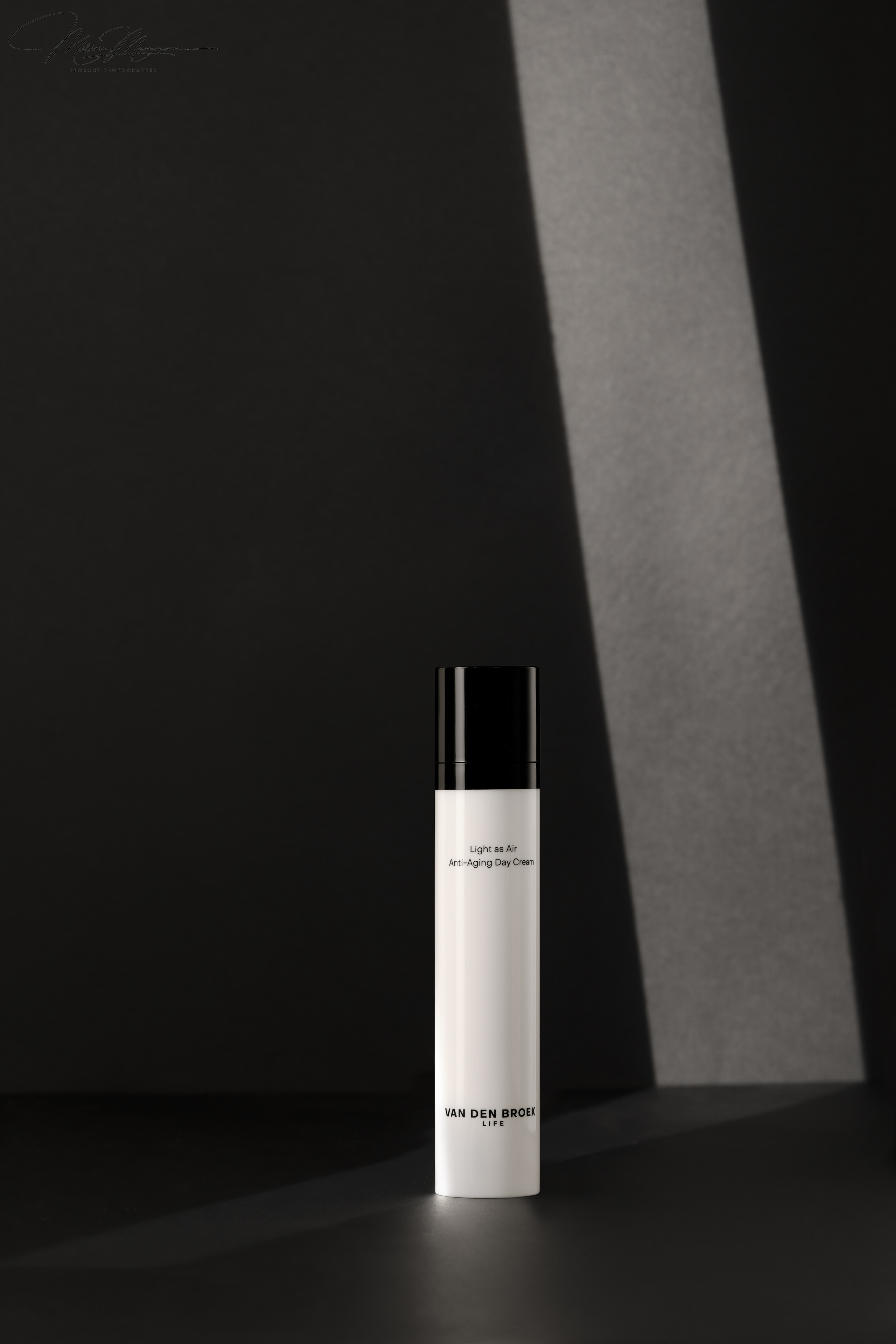 High-resolution cosmetic photos