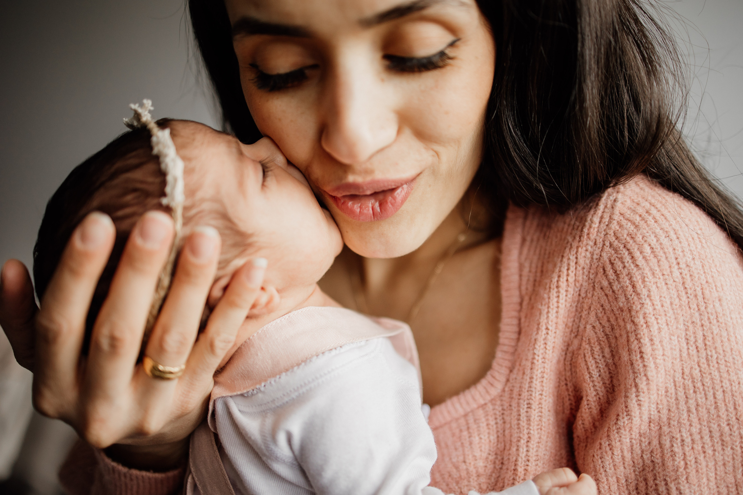 Votre patrimoine familial en images. Je suis Olga, votre photographe de famille à Metz et dans toute la France