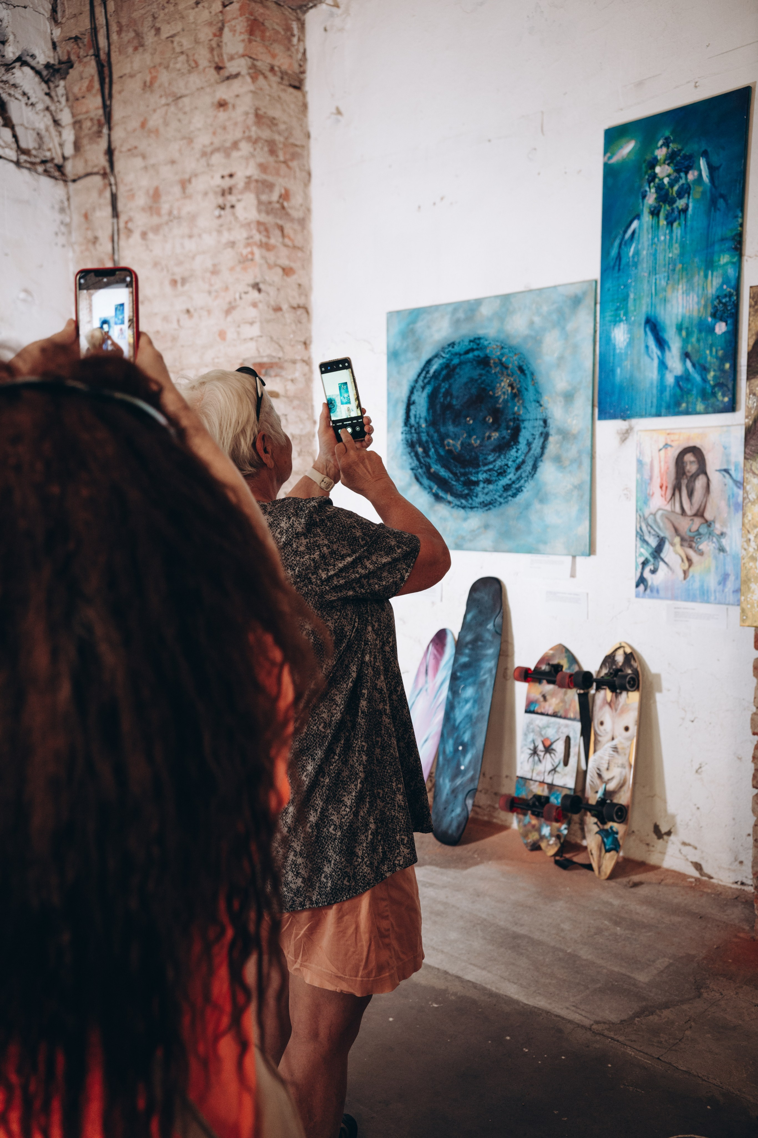 INDIVIDUÁLNÍ KOUČOVACÍ MALBA. Dana Lišková — Empatická fotografka | Introspektivní umělkyně | Neurodivergentní koučka| Zakladatelka Artepy.cz