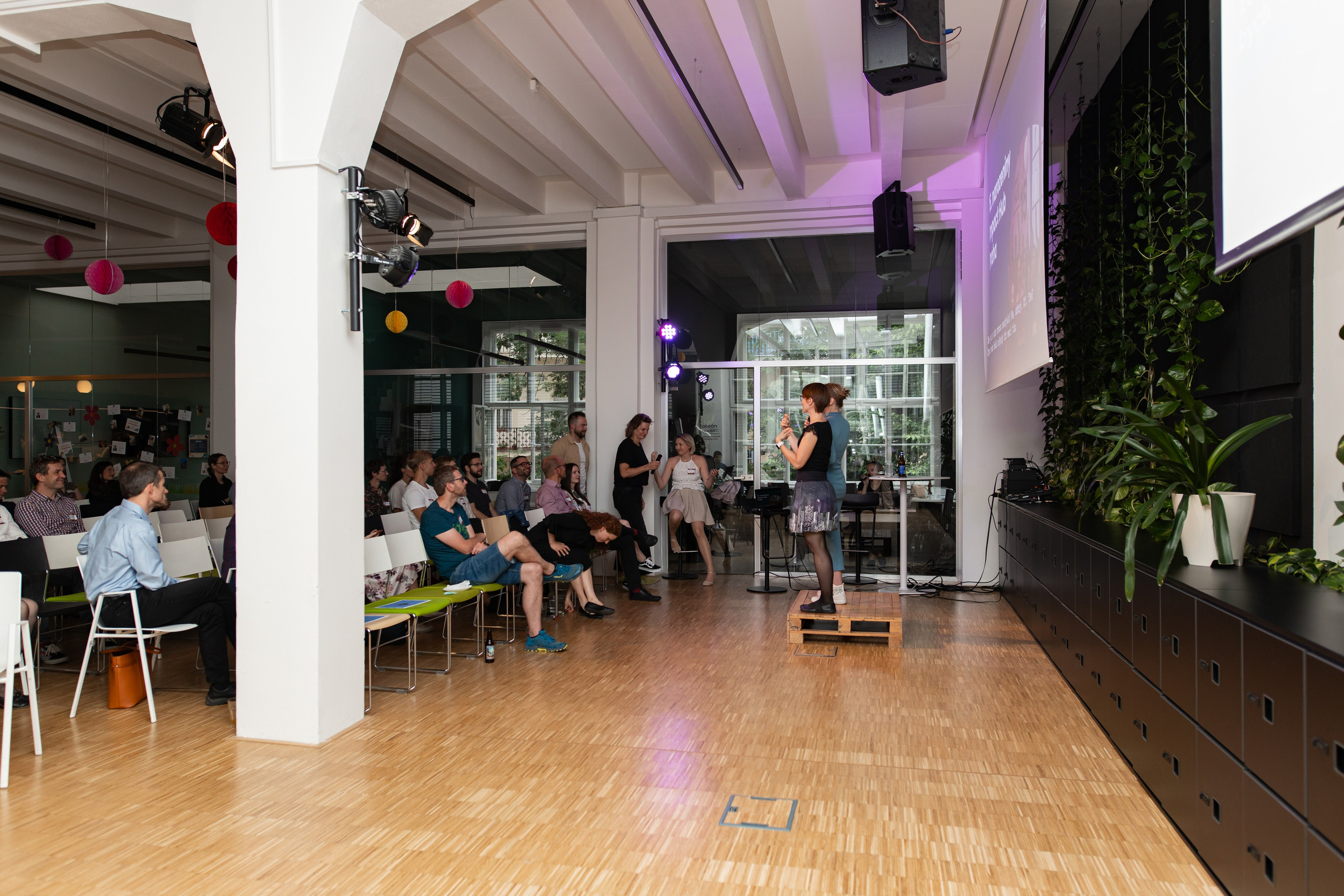 Eventová fotografie. Dana Lišková — Empatická fotografka | Introspektivní umělkyně | Neurodivergentní koučka| Zakladatelka Artepy.cz