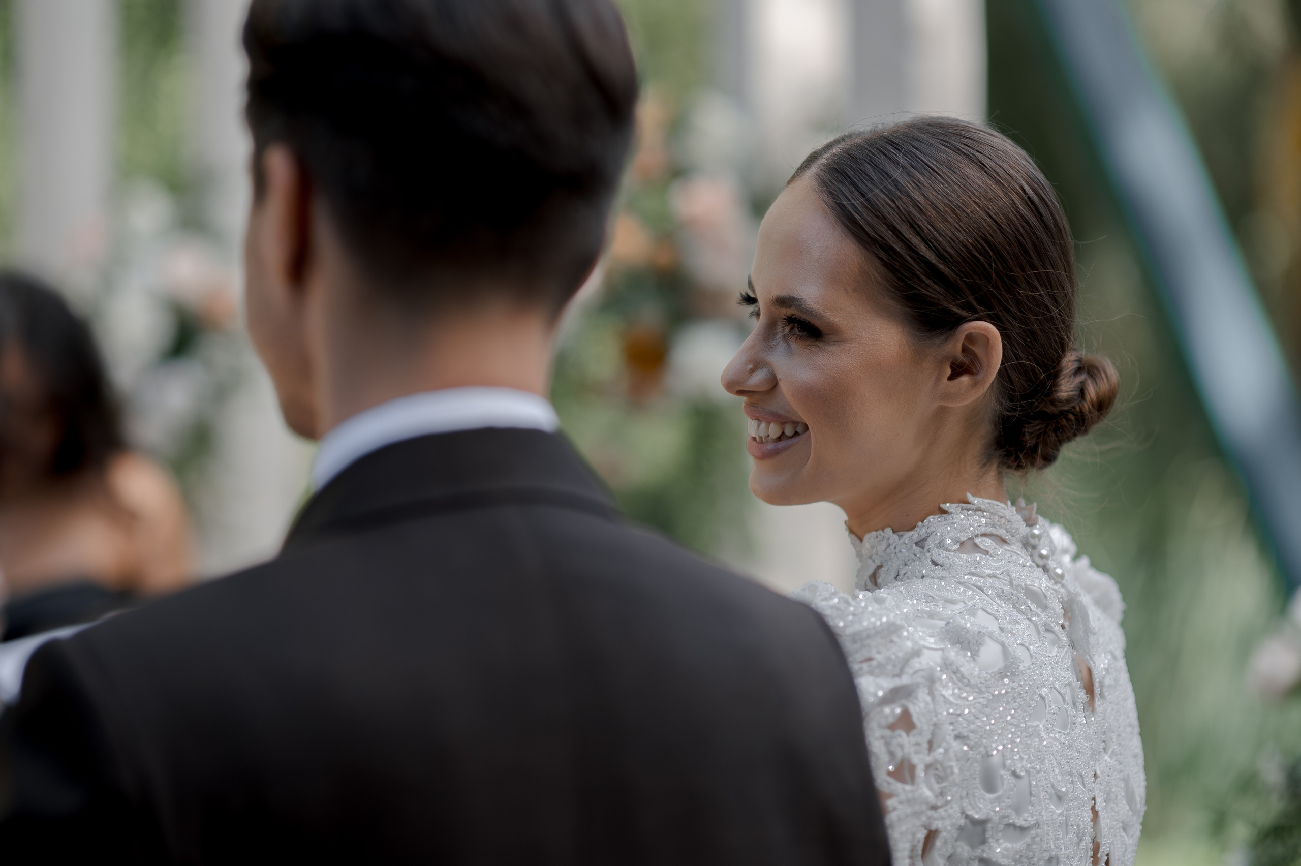 Boho barn wedding in Romania at Papadia Village, Dolj. Wedding photographer and videographer based in Timisoara, Romania