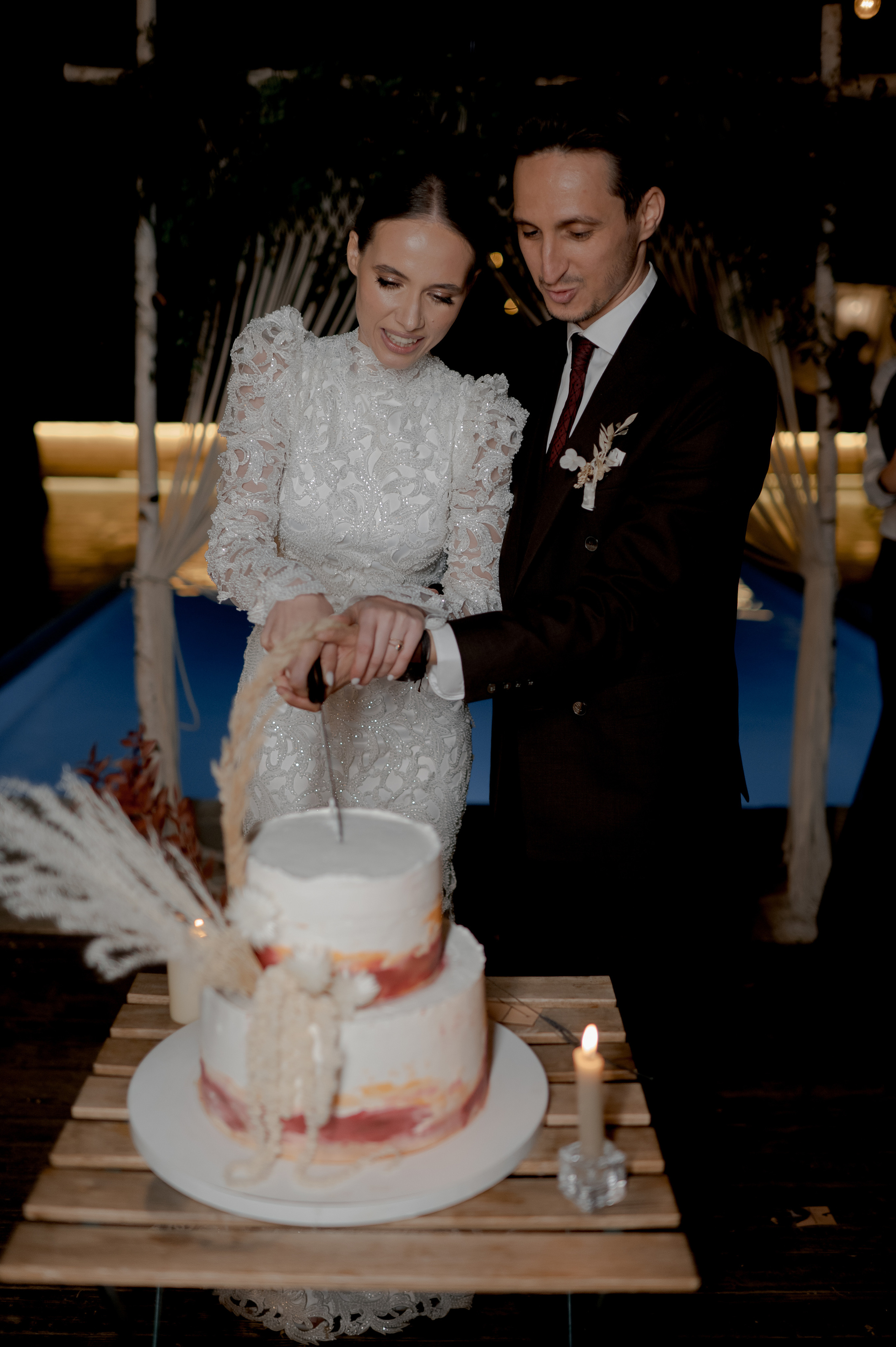 Boho barn wedding in Romania at Papadia Village, Dolj. Wedding photographer and videographer based in Timisoara, Romania