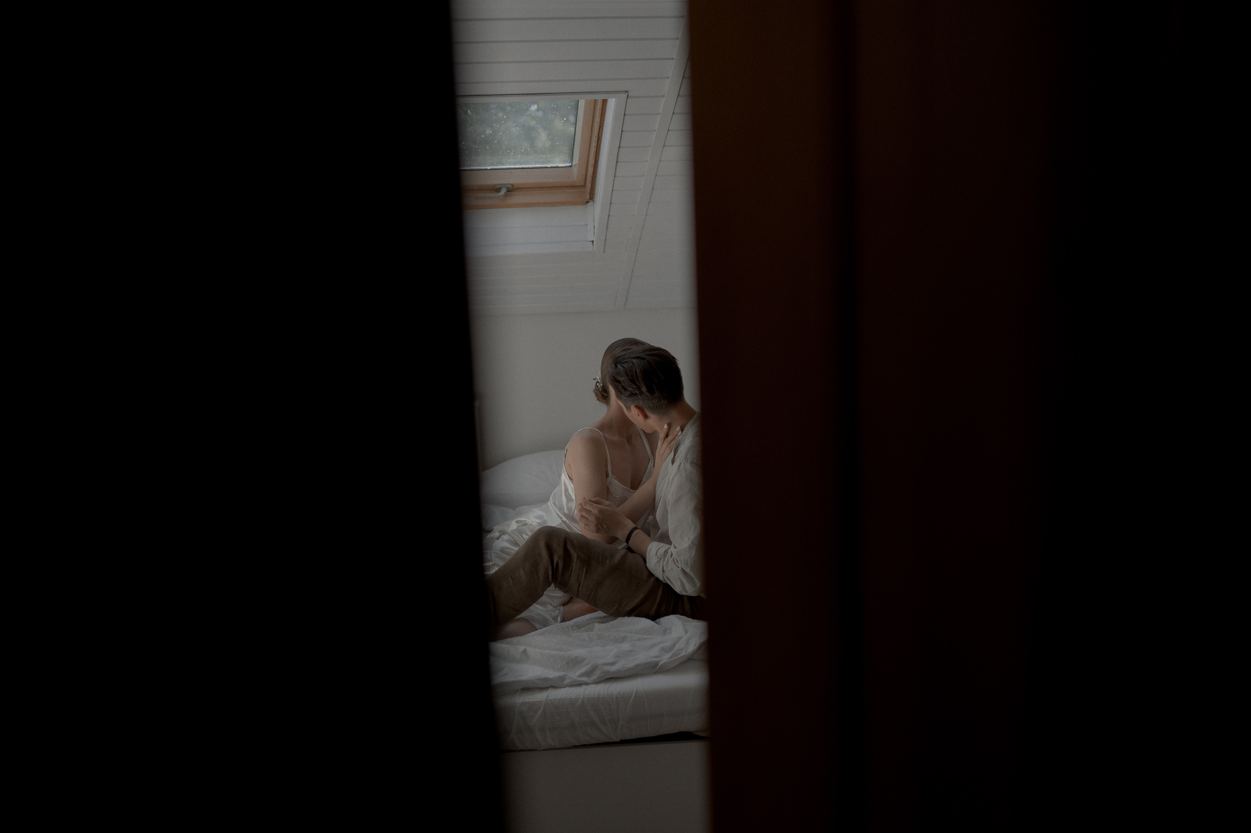 Boho barn wedding in Romania at Papadia Village, Dolj. Wedding photographer and videographer based in Timisoara, Romania