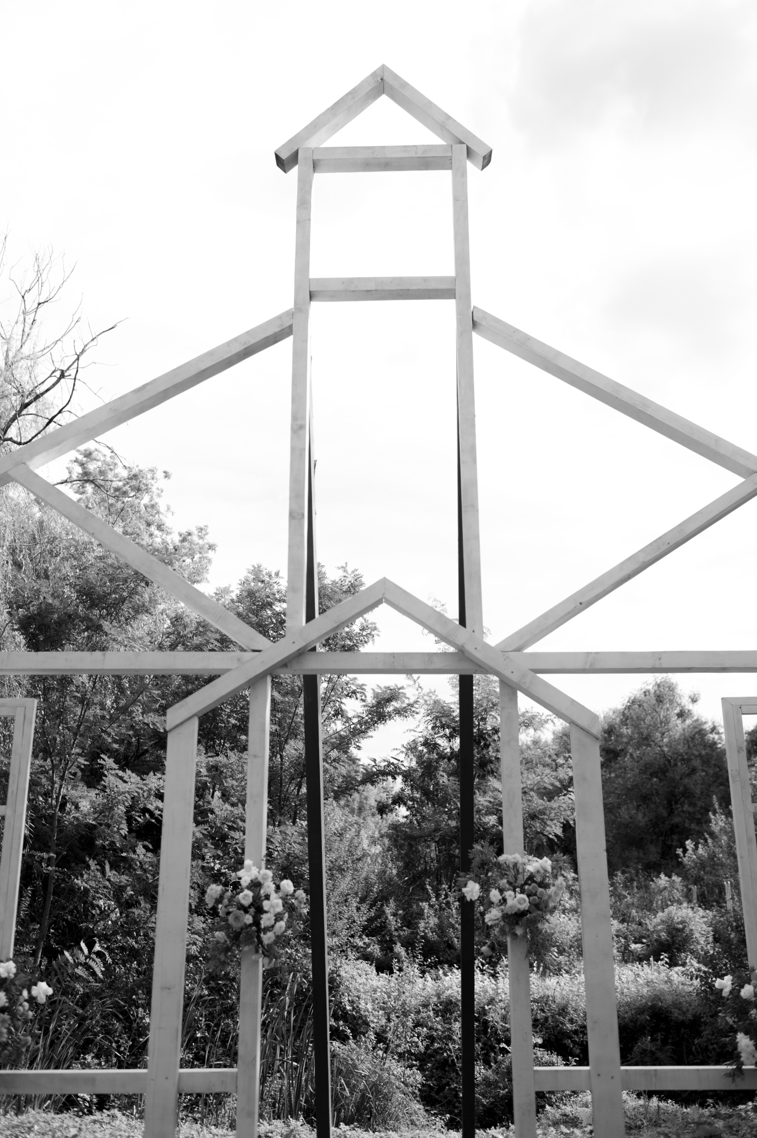 Boho barn wedding in Romania at Papadia Village, Dolj. Wedding photographer and videographer based in Timisoara, Romania