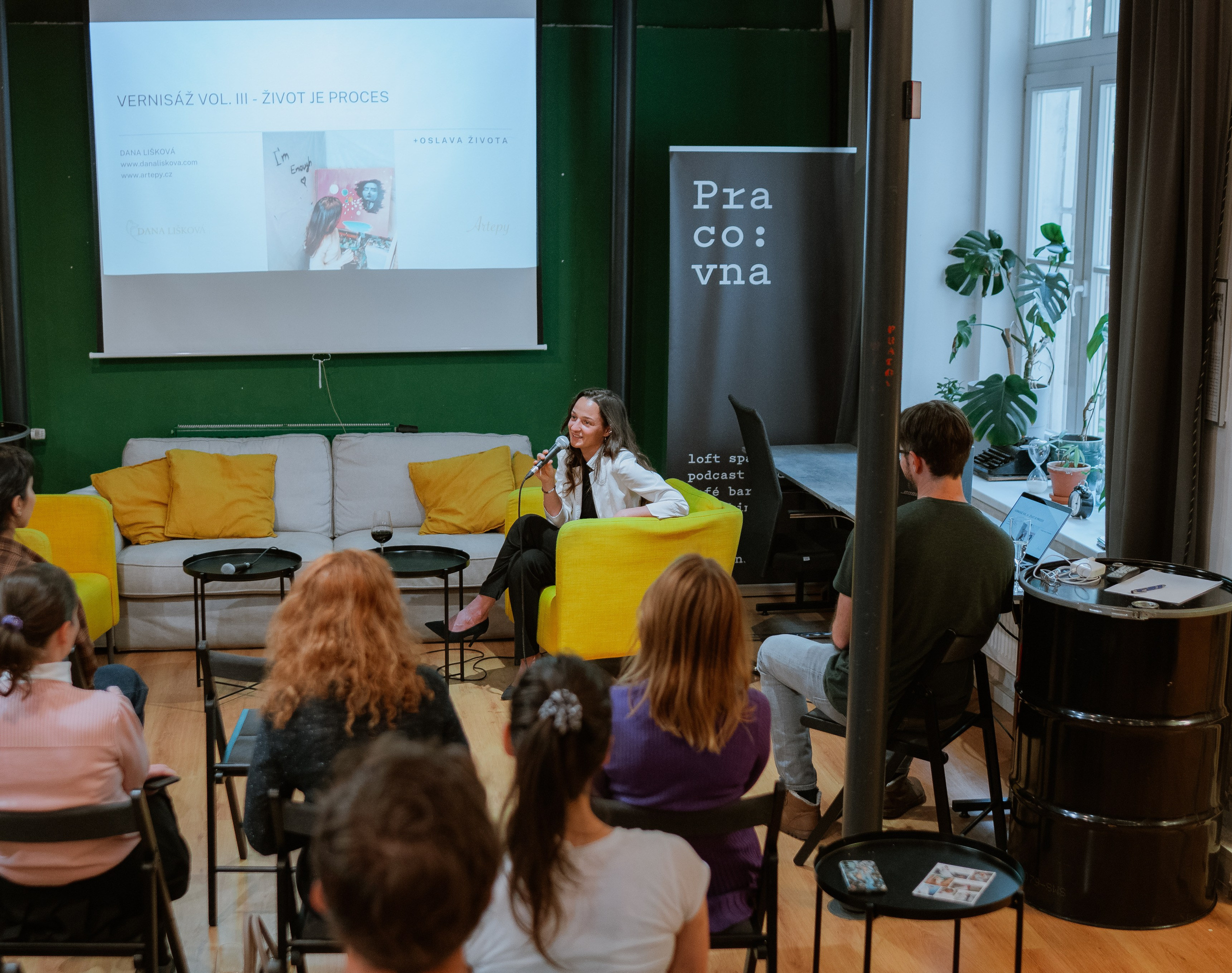 Dana Lišková — Empatická fotografka | Introspektivní umělkyně | Neurodivergentní koučka| Zakladatelka Artepy.cz