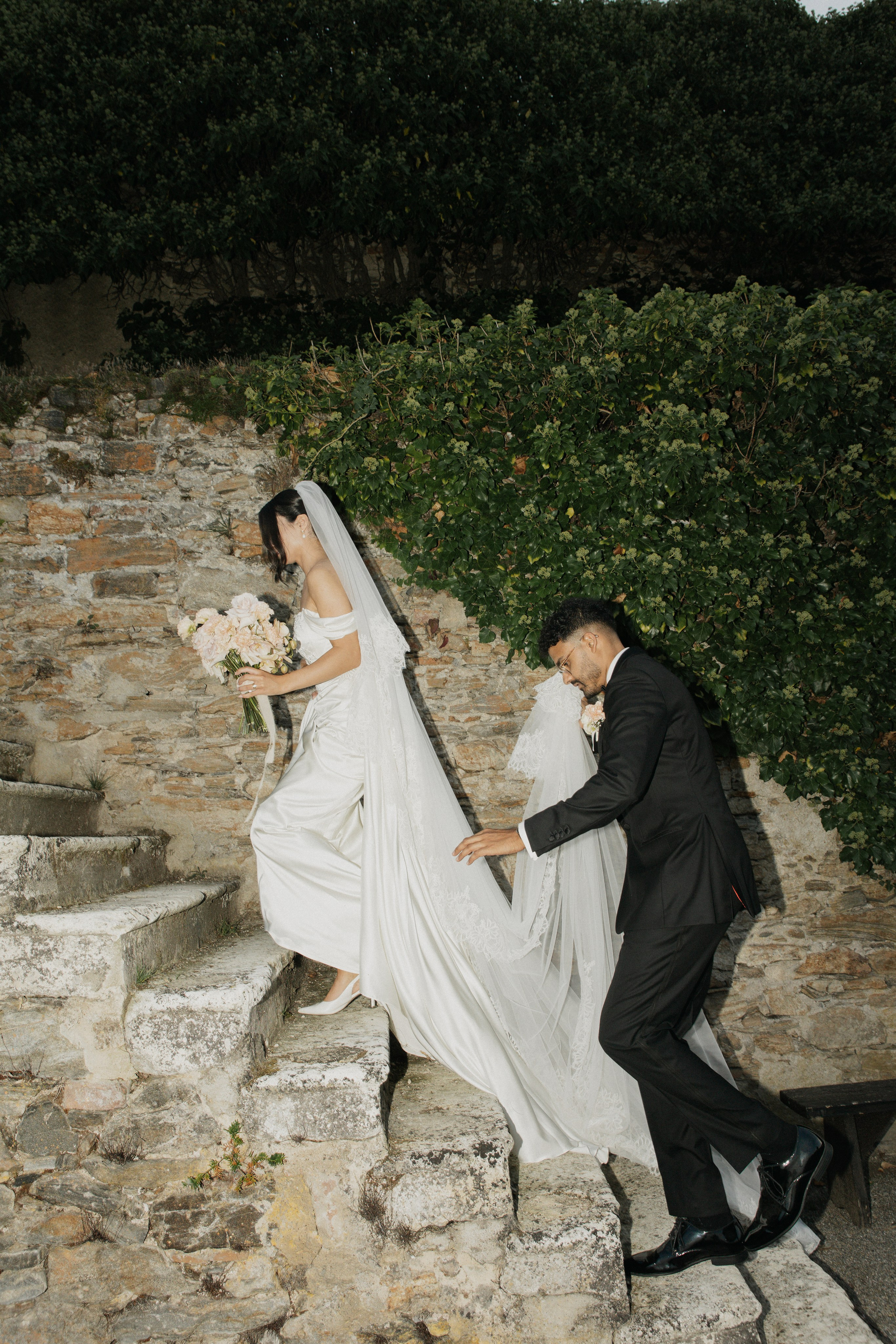 Elegant Castle Wedding in Austria | Alwin & Ruth’s Fairytale Celebration. Wedding photographer and videographer based in Timisoara, Romania