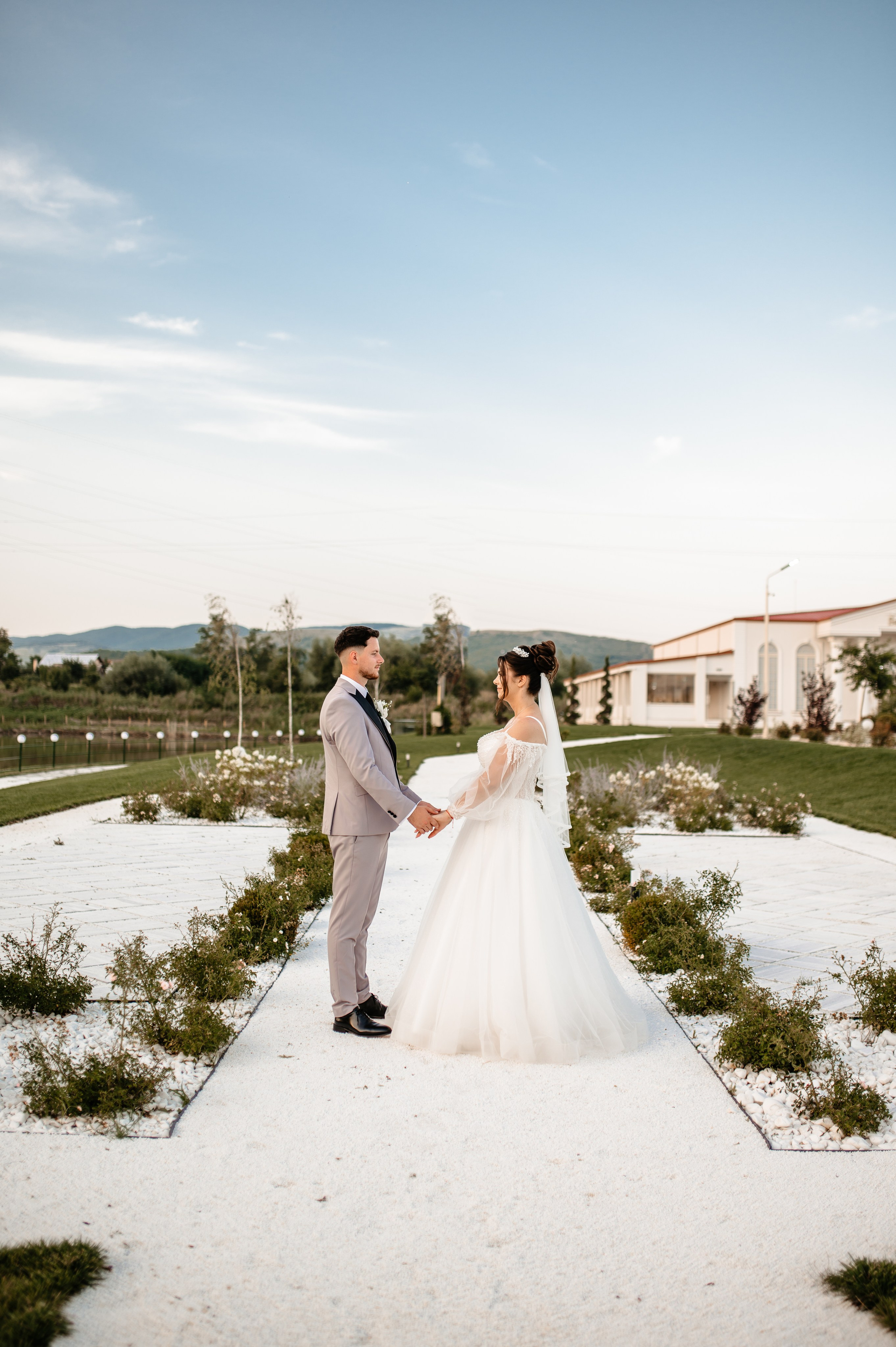 Georgiana & Eduard. Creativeiso.ro