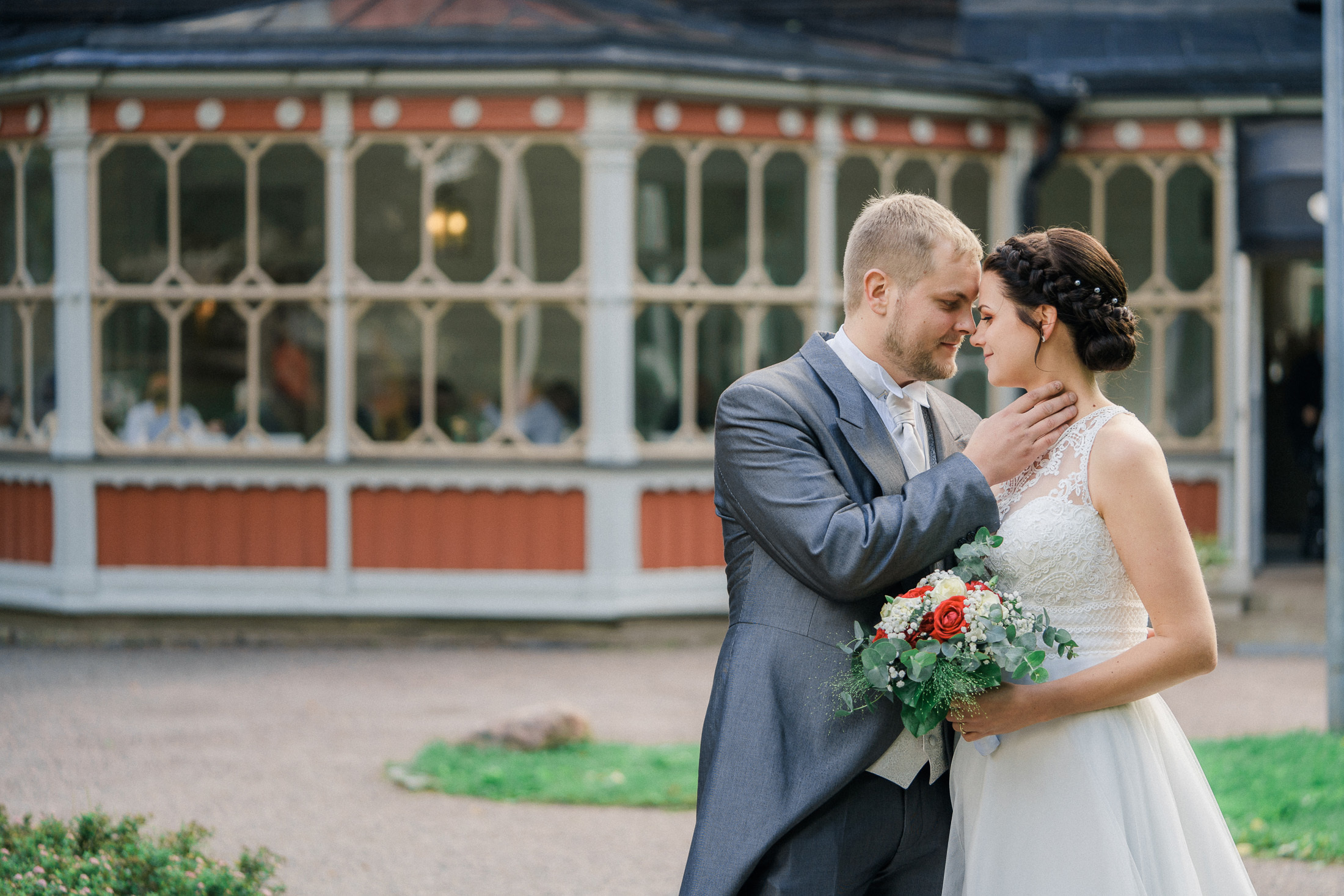 Hääkivaaja Helsingissä, vihkikuvaus Puotilan kappeli