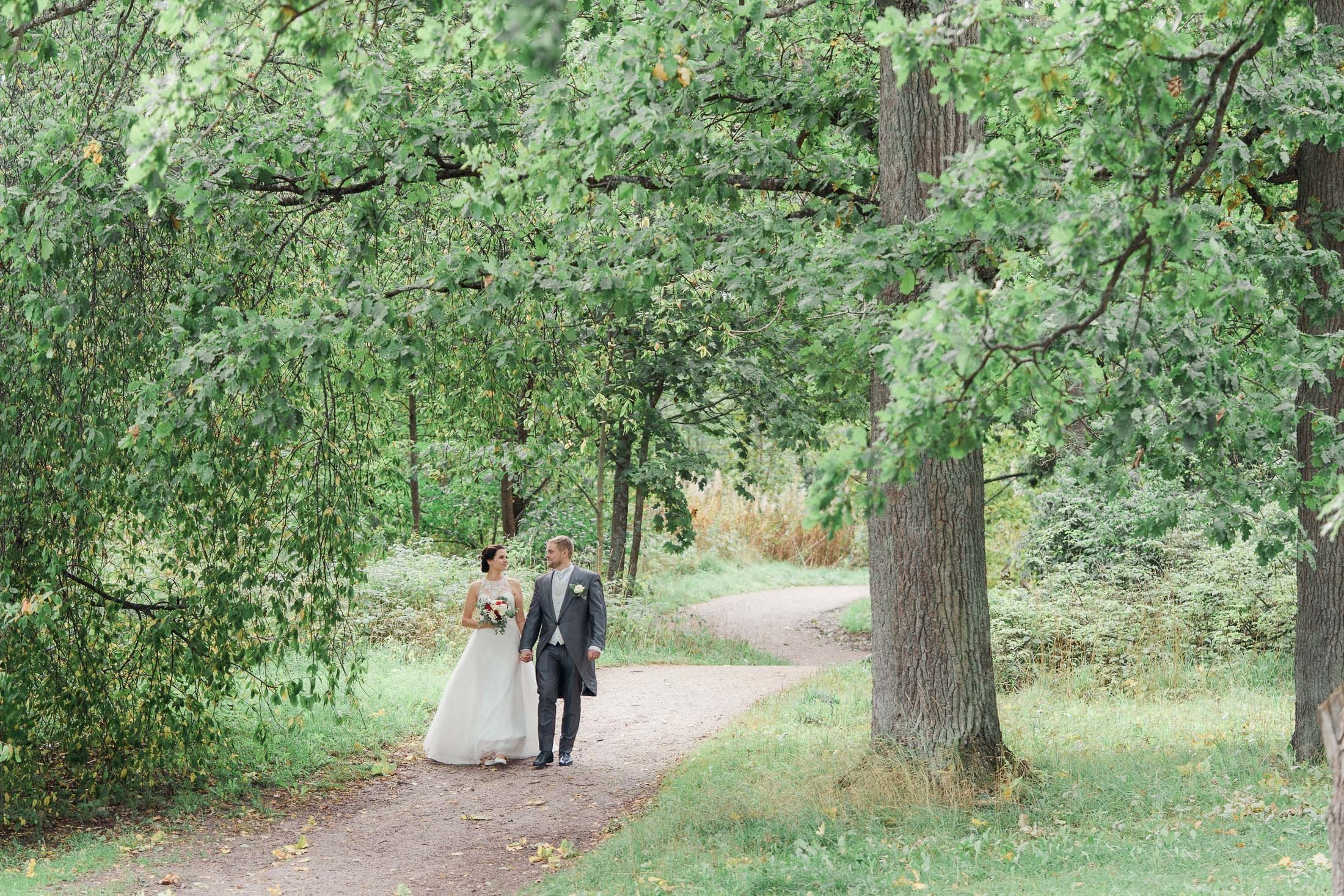 Hääkivaaja Helsingissä, vihkikuvaus Puotilan kappeli