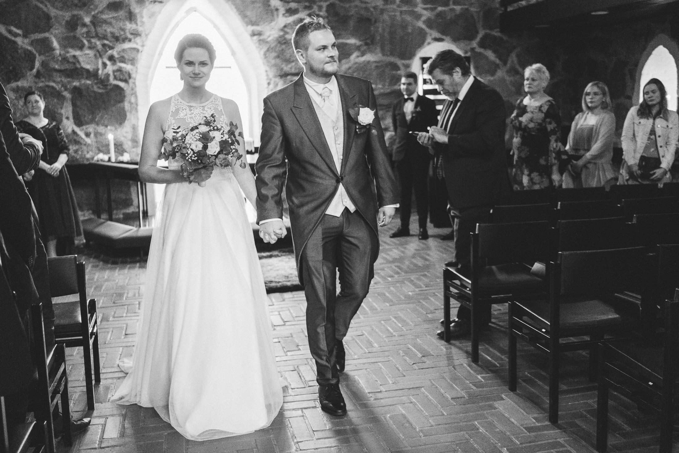 Hääkivaaja Helsingissä, vihkikuvaus Puotilan kappeli