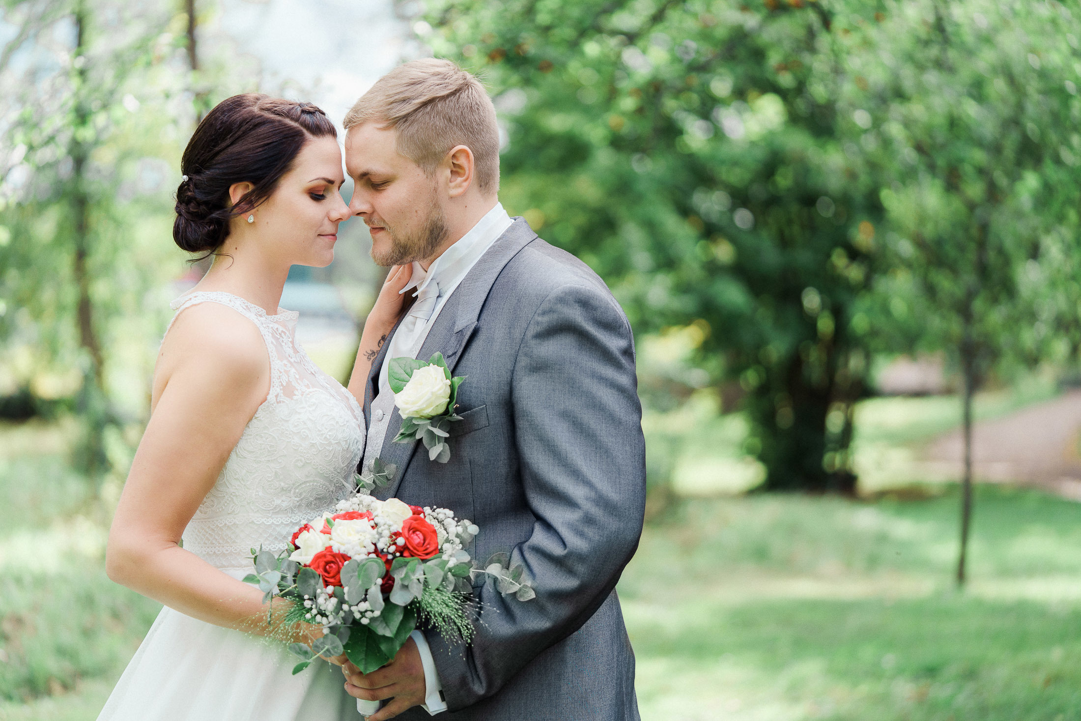 Hääkivaaja Helsingissä, vihkikuvaus Puotilan kappeli