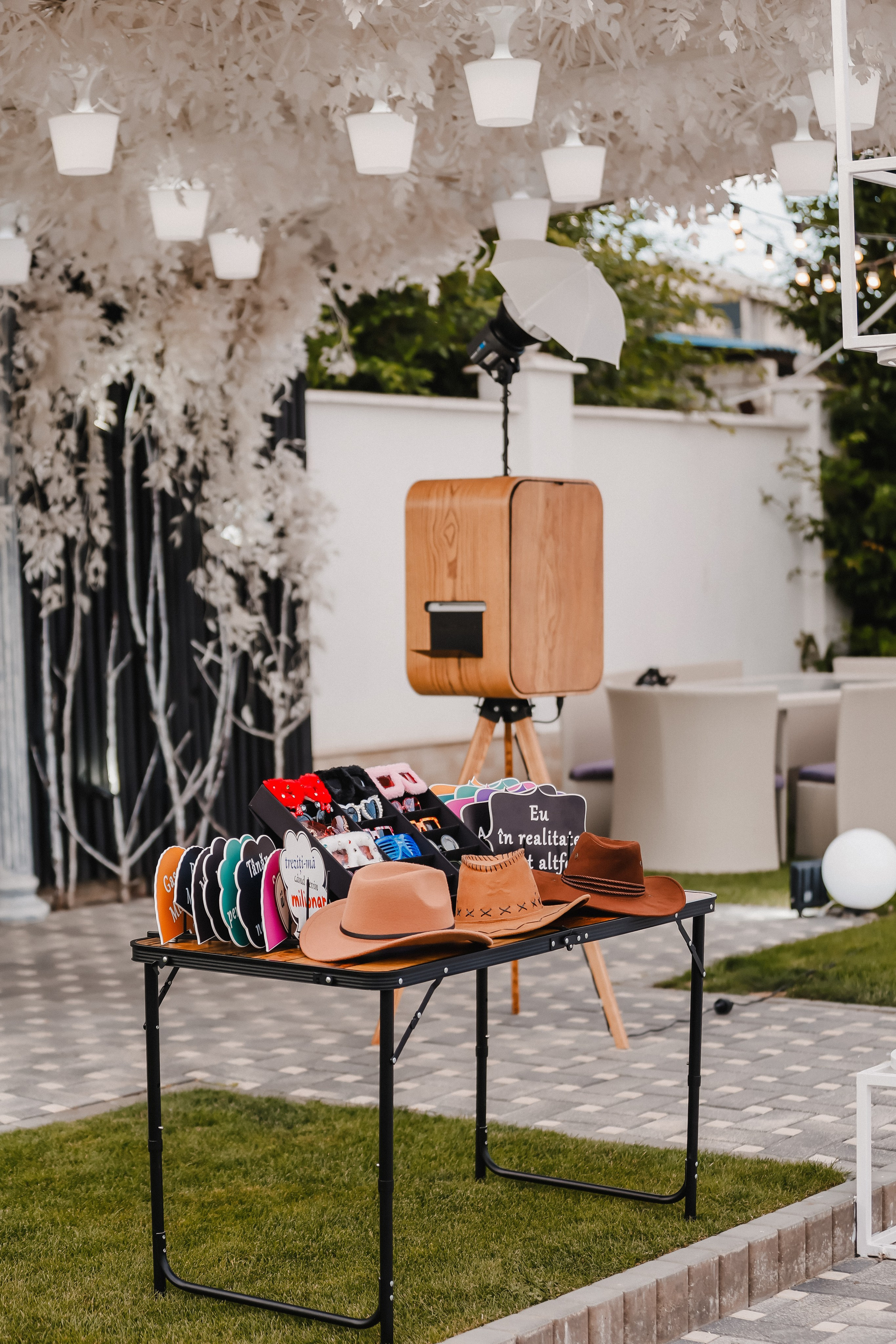 Cabina foto | EventBox.md | Cabina foto pentru nunta ta. Standart Studio - Servicii foto video pentru nuntă în Moldova Chișinău