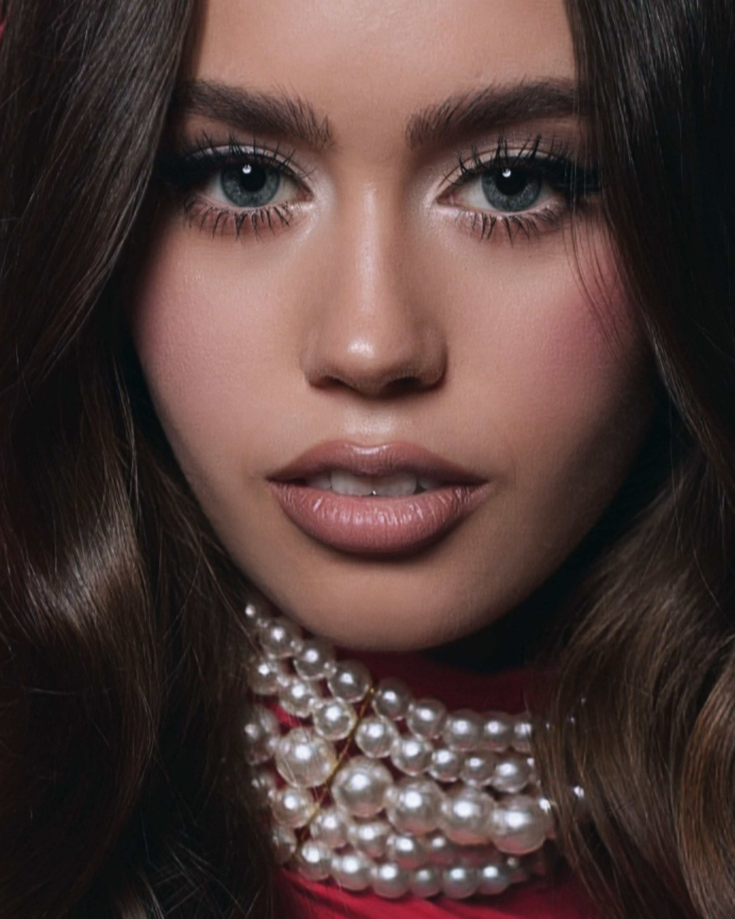 Professioneller Studiofotograf in München – Fotos, Content Creation, Shooting für jeden Anlass. Fotostudio Aesthetic Space in München. Fotostudio mieten ab 1 Stunde