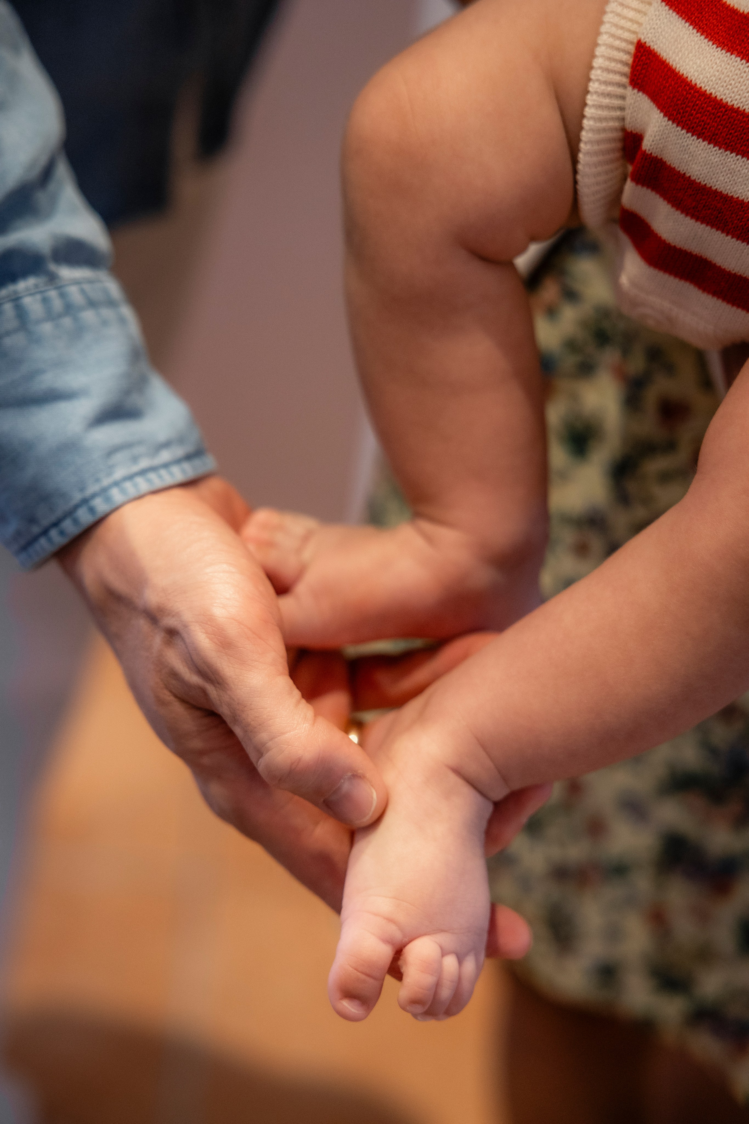 From bump to baby: why at-home family photoshoots in Toulouse are worth It. Евгения Смирнова — фотограф в Тулузе и юго-западной Франции